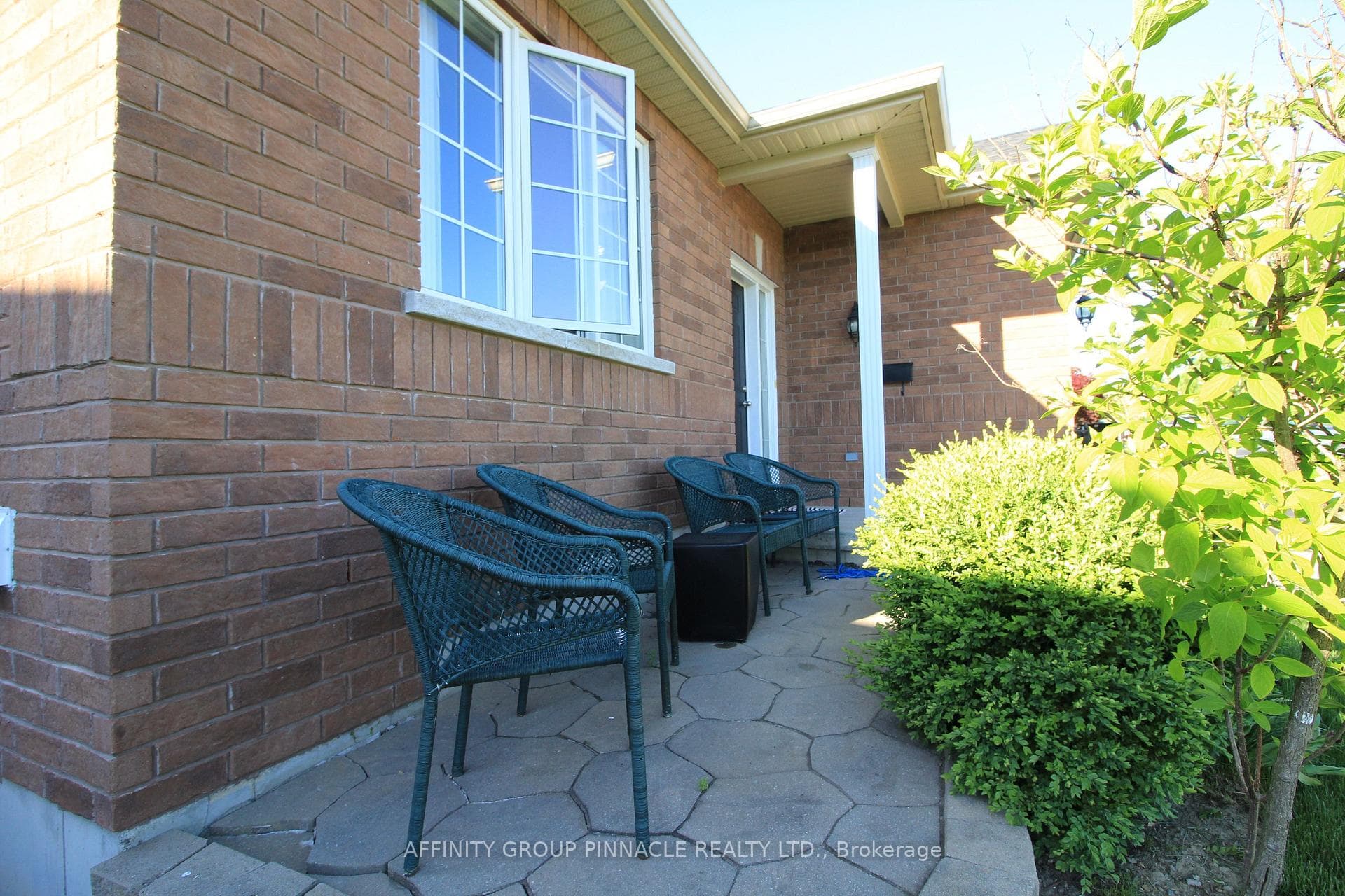 4 Horton Place photo 3