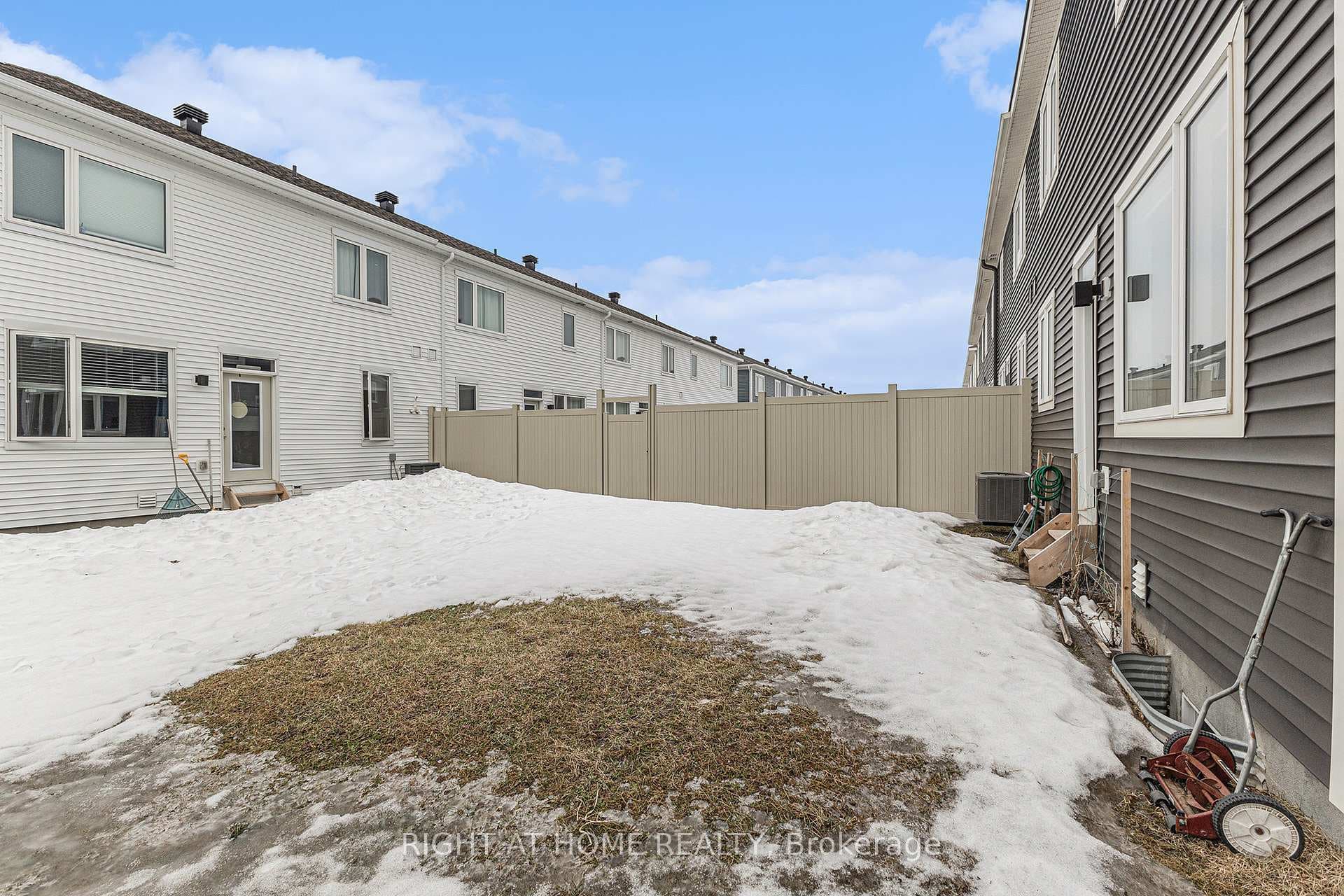 39 Focality Crescent photo 25
