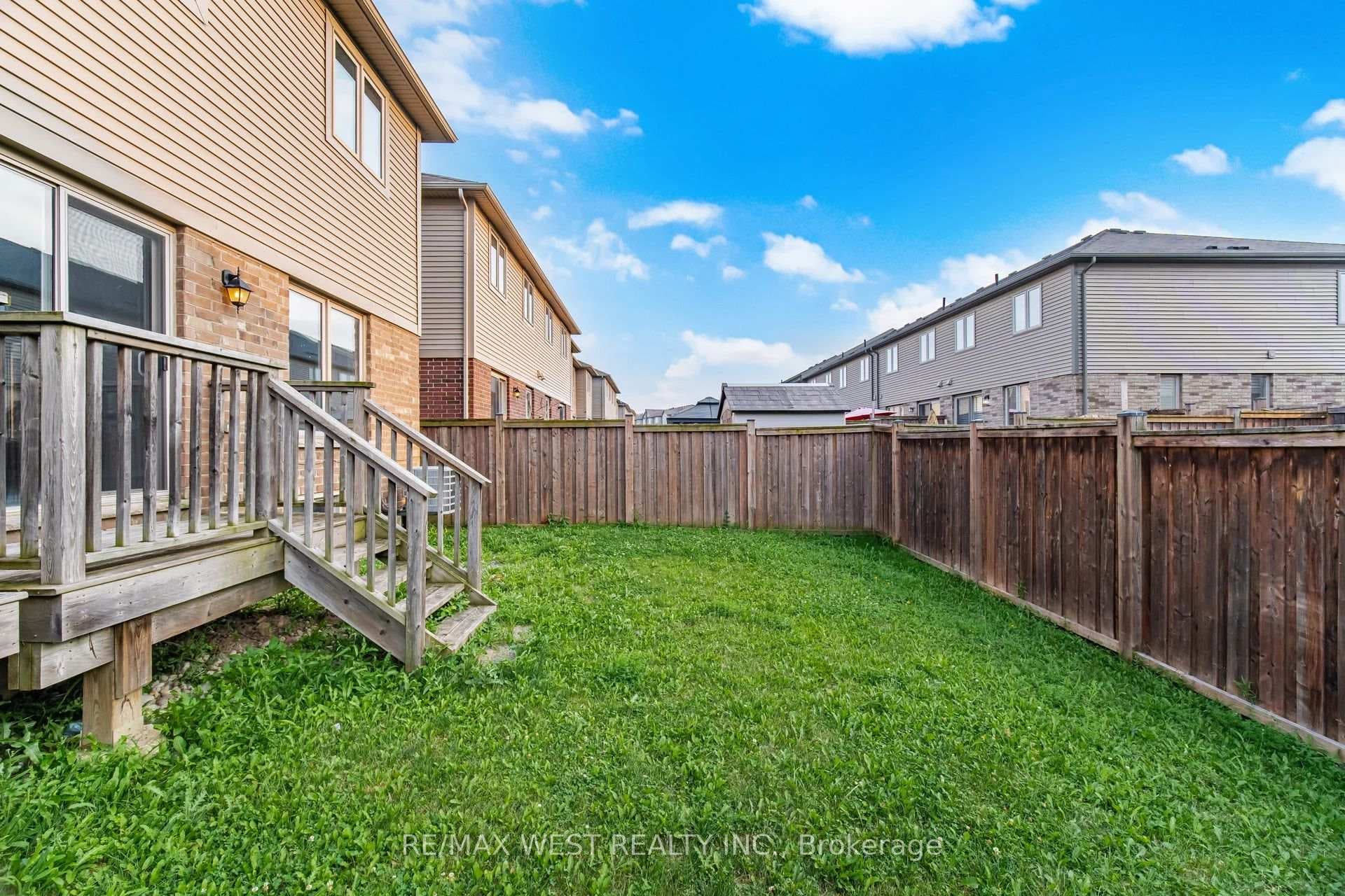 137 Echovalley Drive photo 38