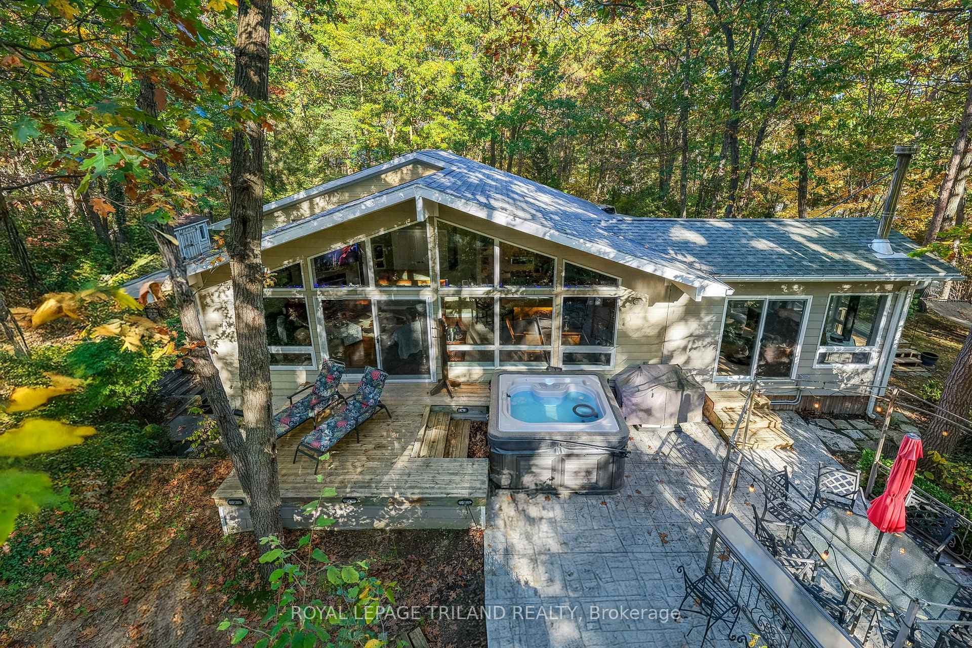 Spectacular setting for this 2707 SW FT bungalow!