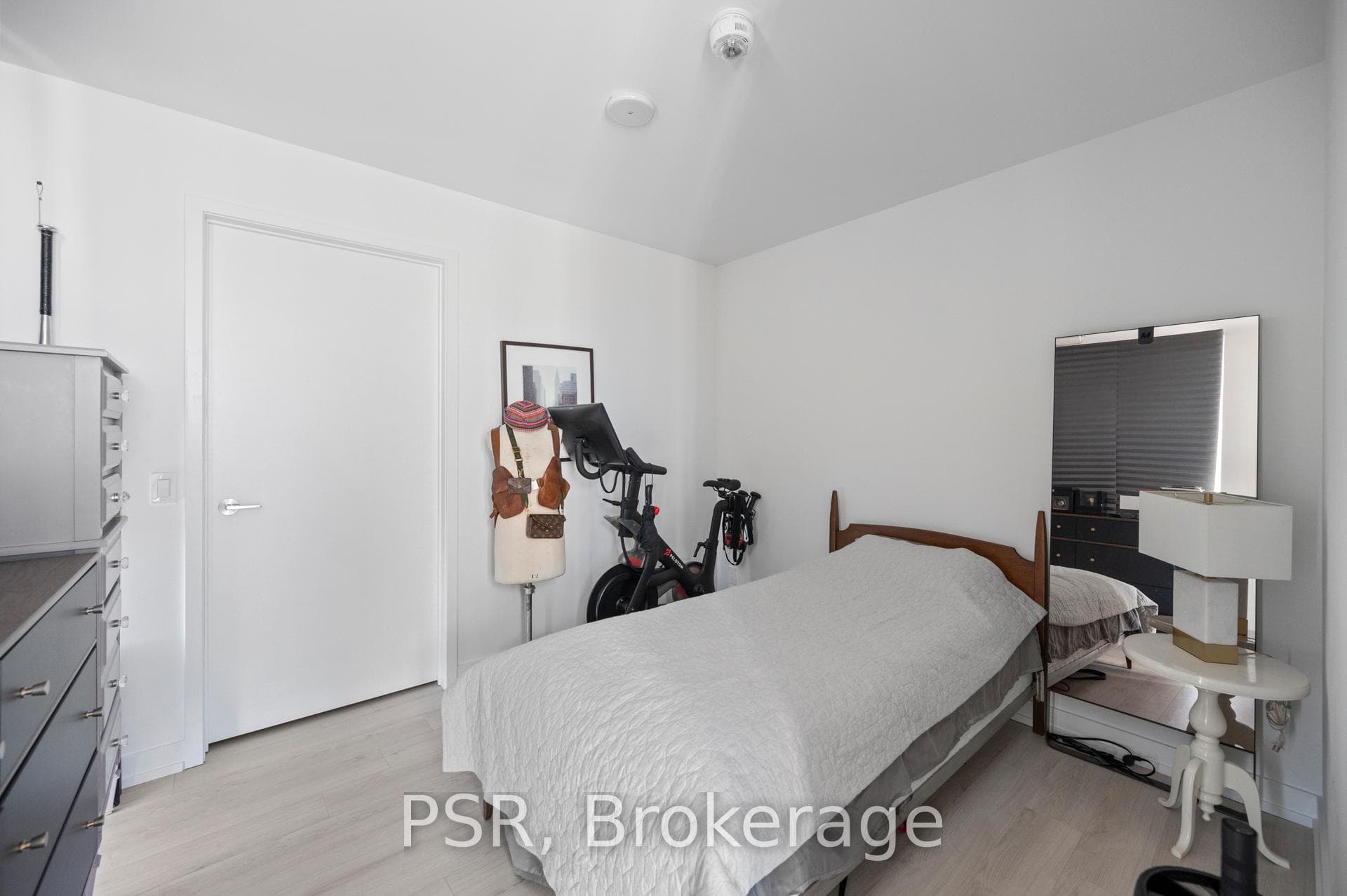33 Helendale Avenue Unit 3101 photo 16