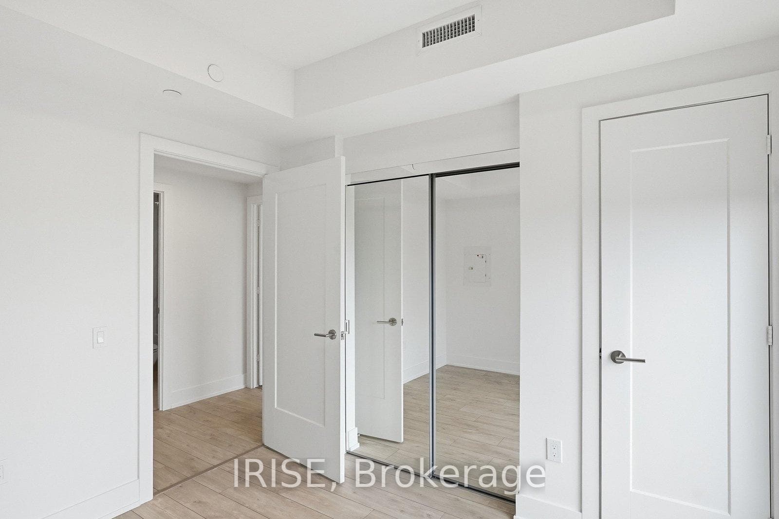 858 Dupont Street Unit 703 photo 26