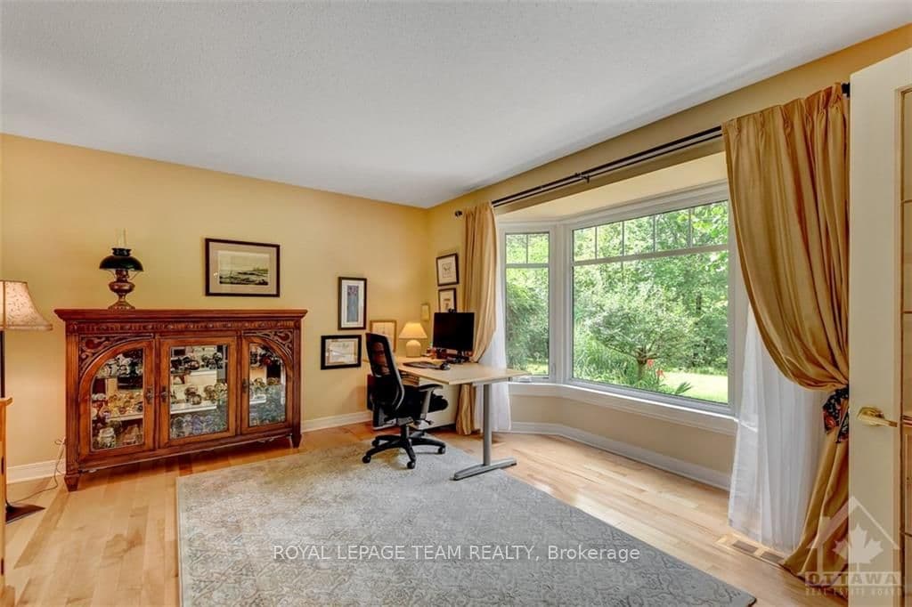 18 GRIERSON Lane photo 5