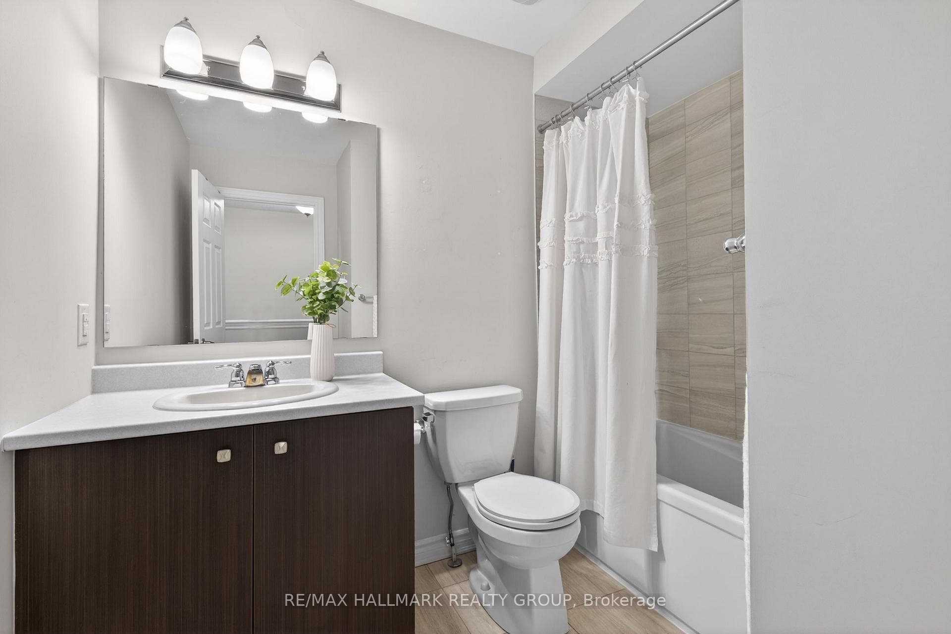 805 Kiniw Private photo 22