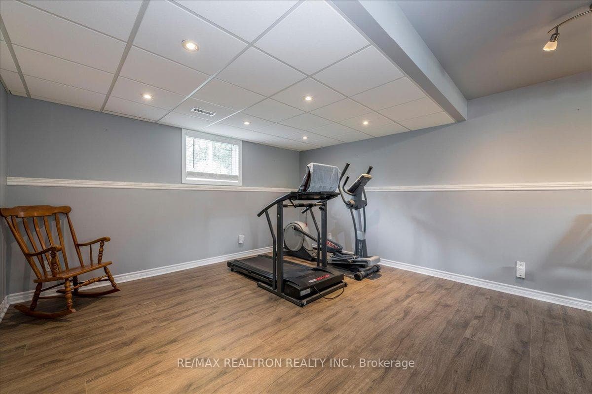 4 Templeton Drive photo 19