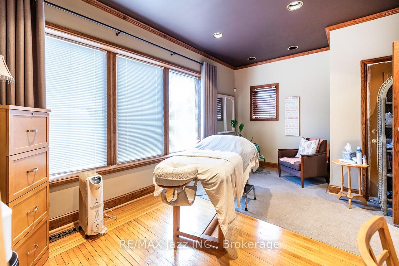 231 King Street photo 12