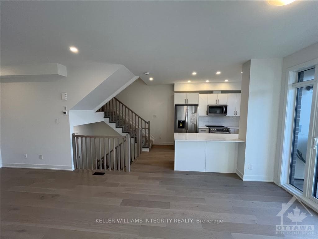 552 TAHOE Heights photo 5