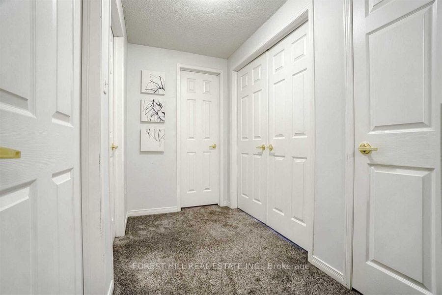 46 Lions Gate Boulevard photo 3