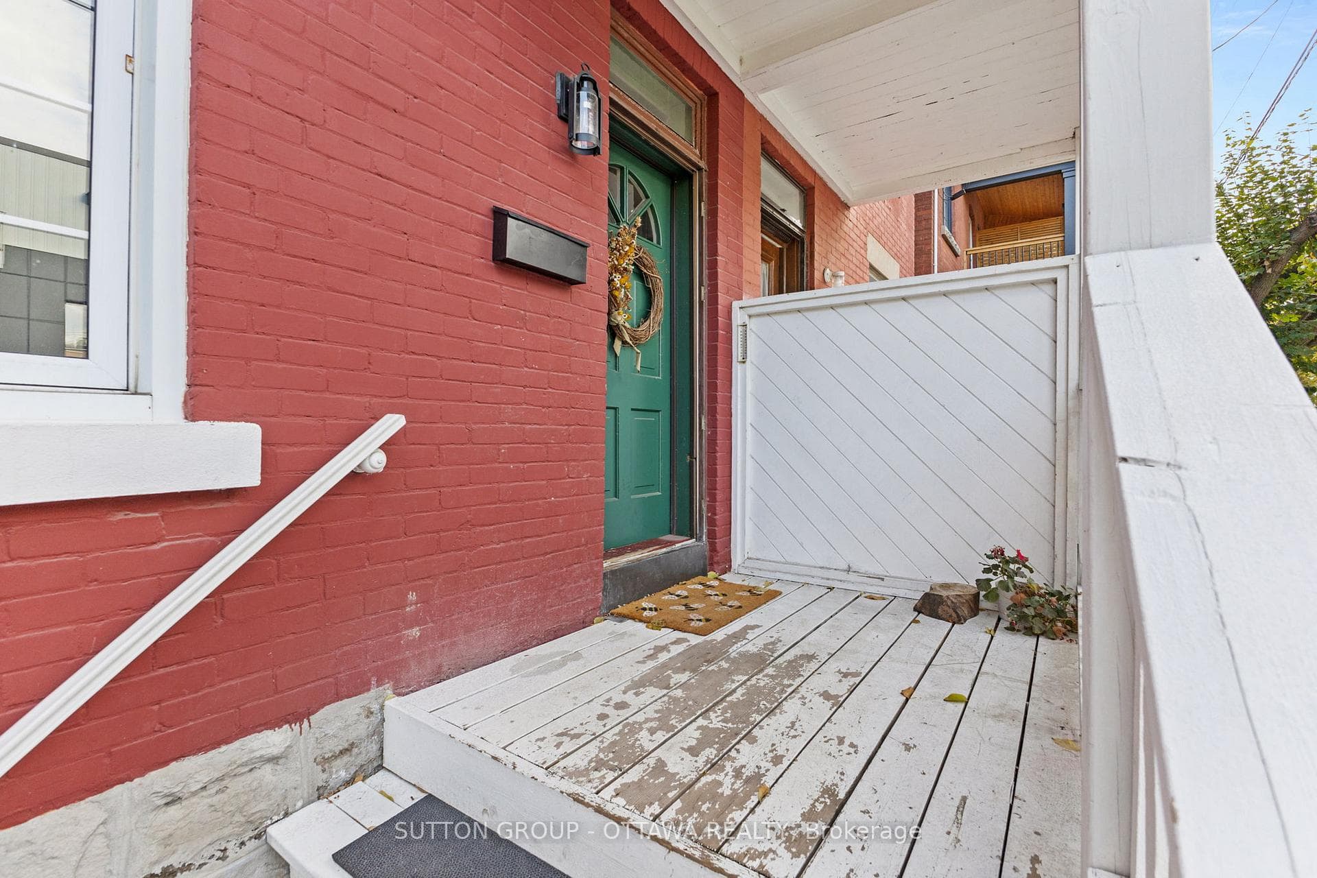 154 Arlington Avenue photo 2