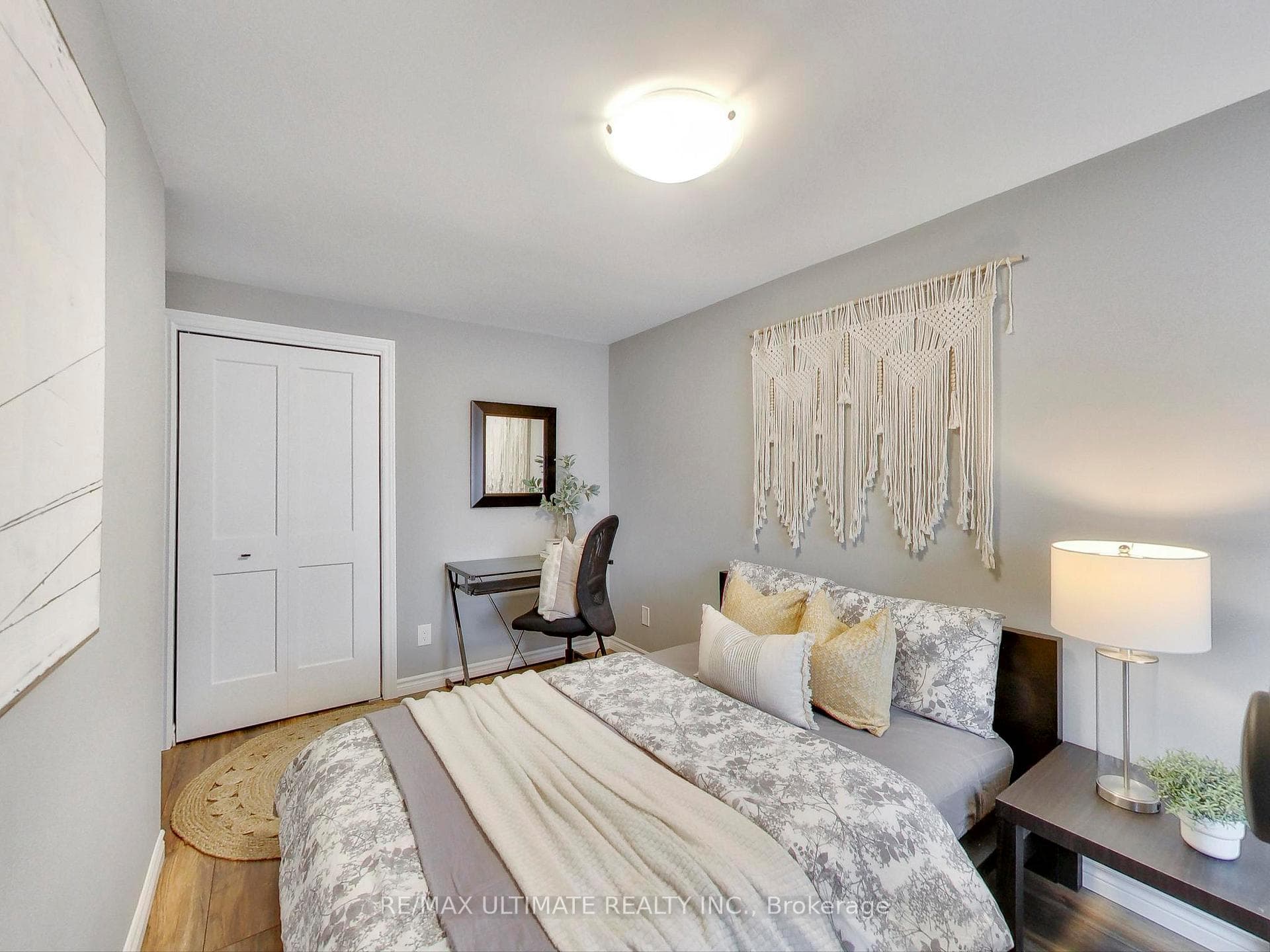 496 Elgin Street photo 23