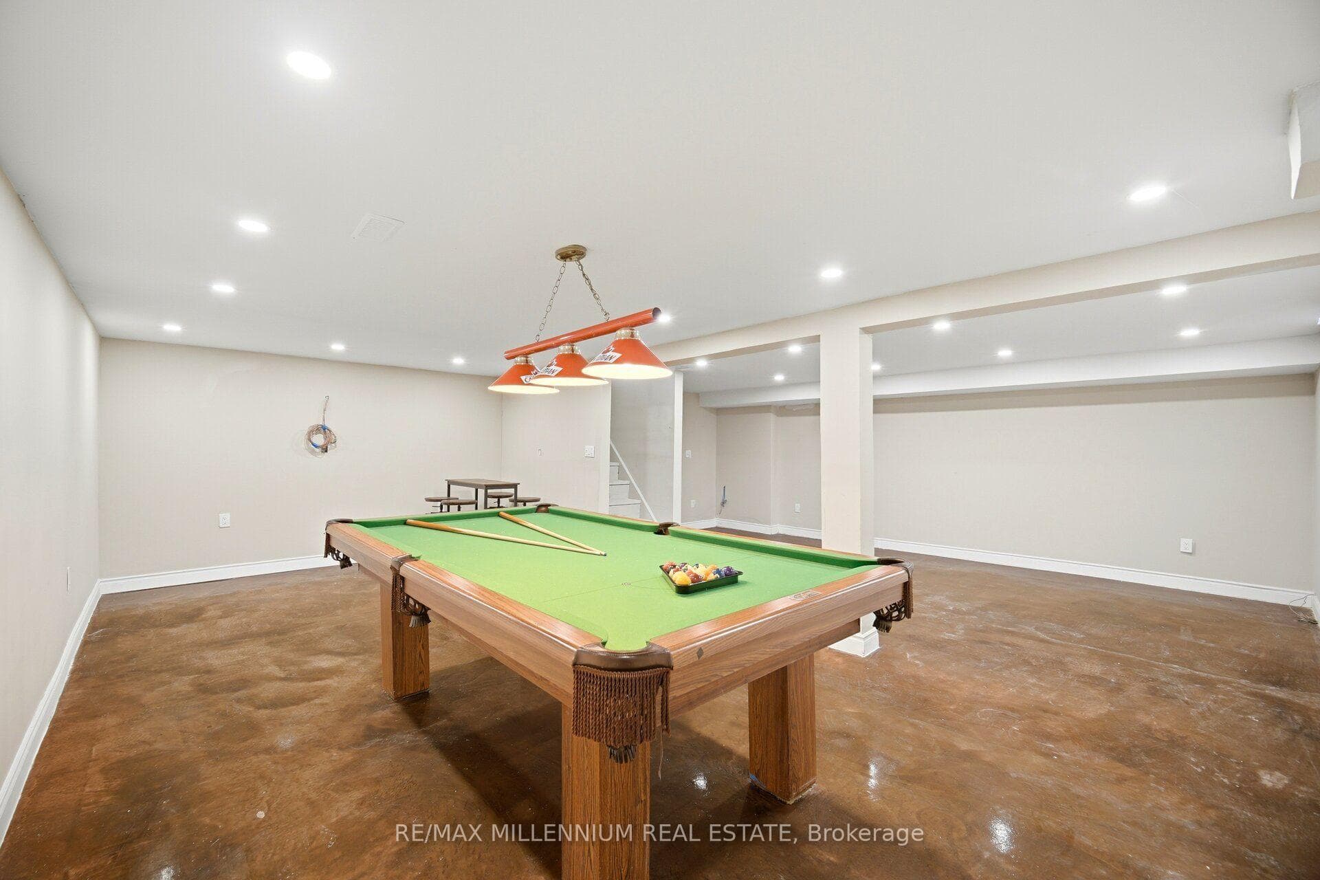 16 Brenda Boulevard photo 35