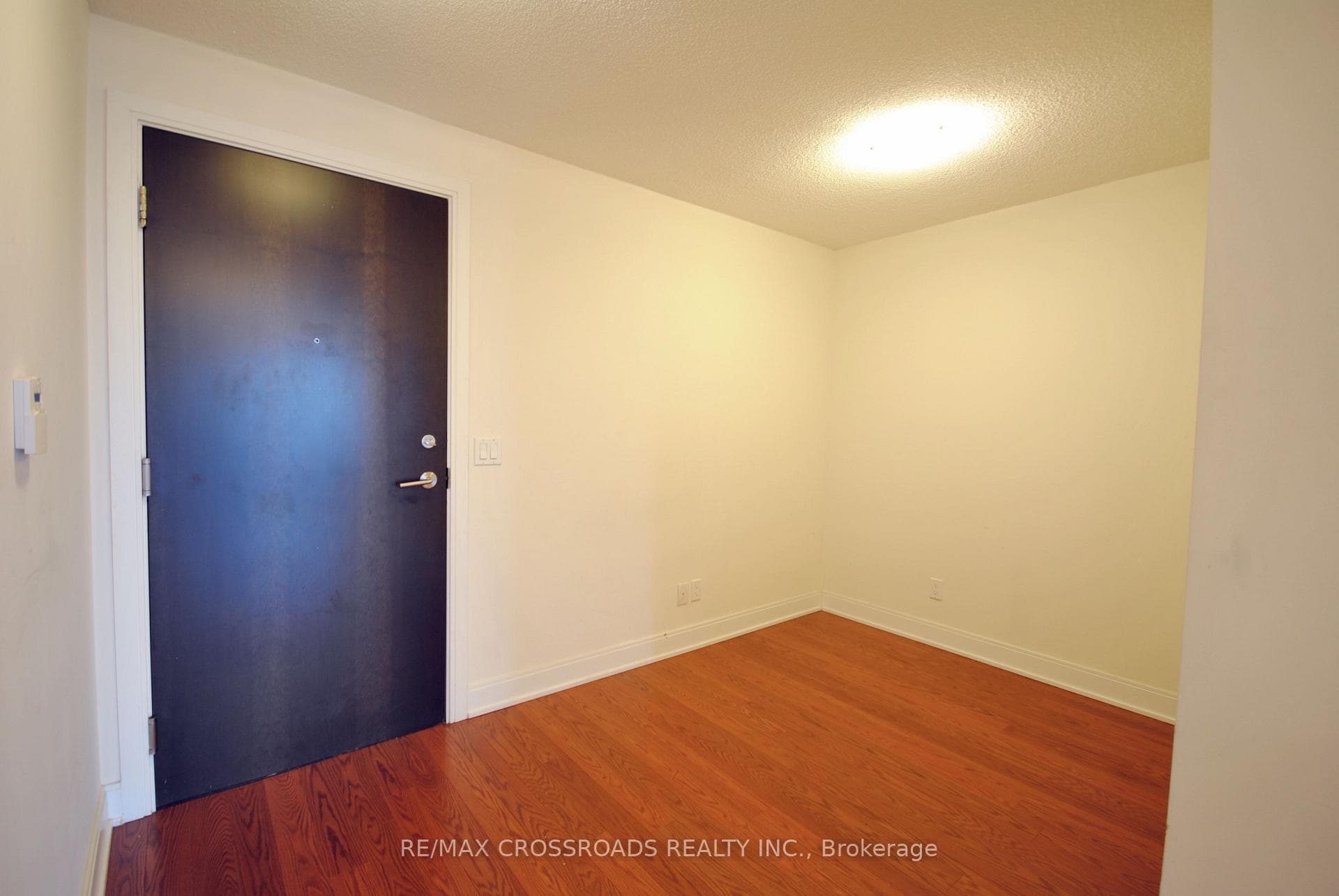 135 Village Green Square Unit 1320 photo 7