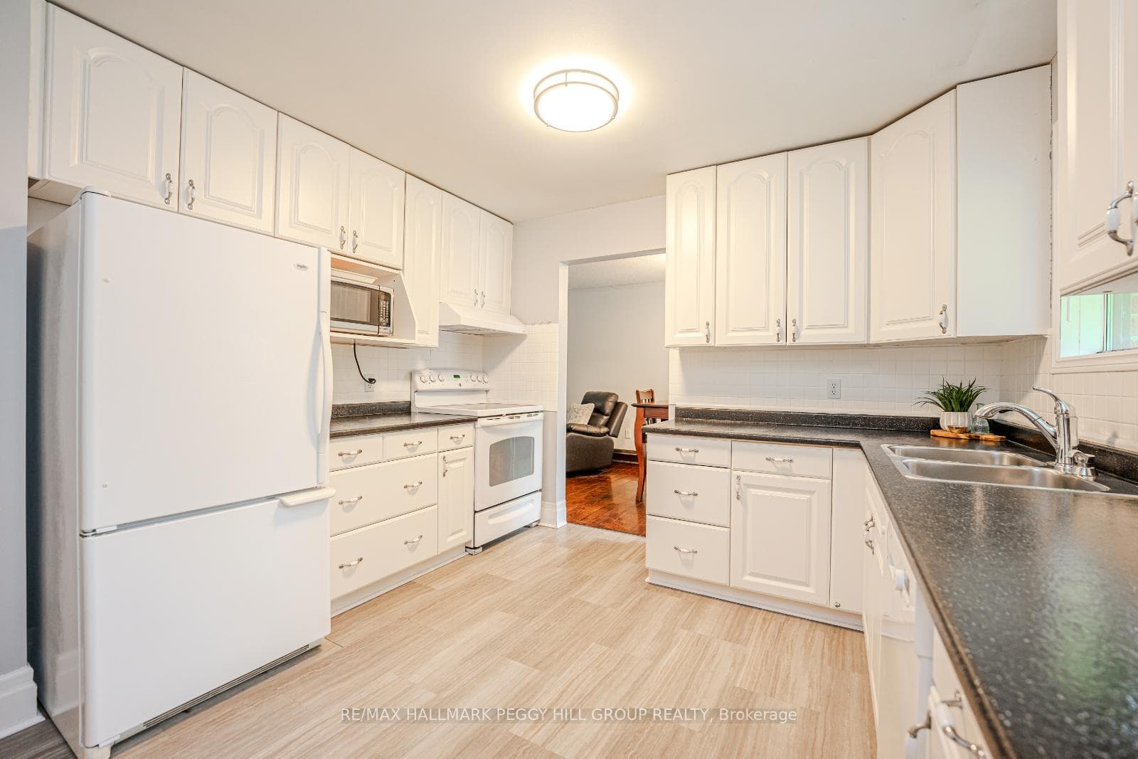 13 Cooks Drive photo 4