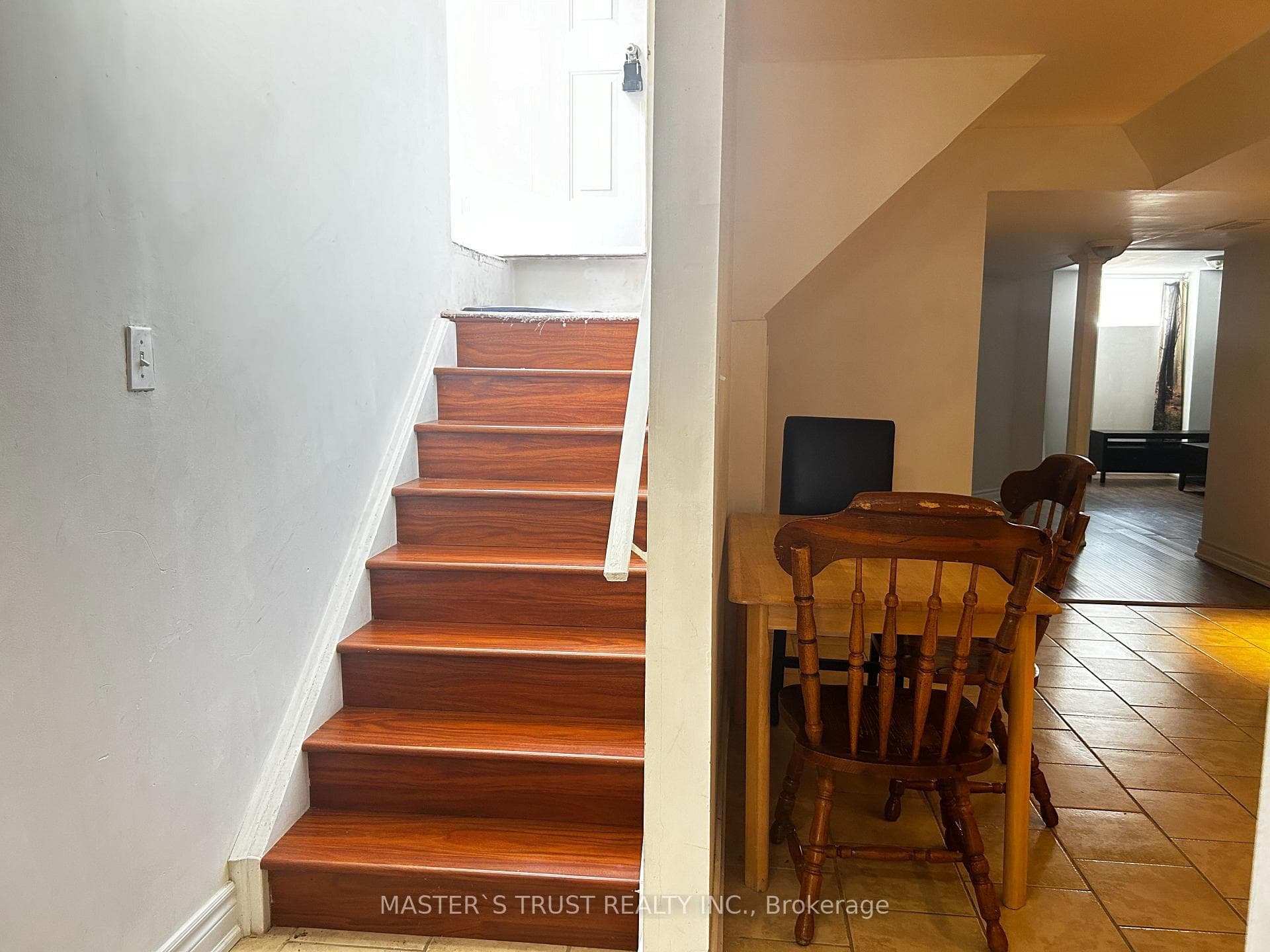 37 Levellands Crescent photo 4