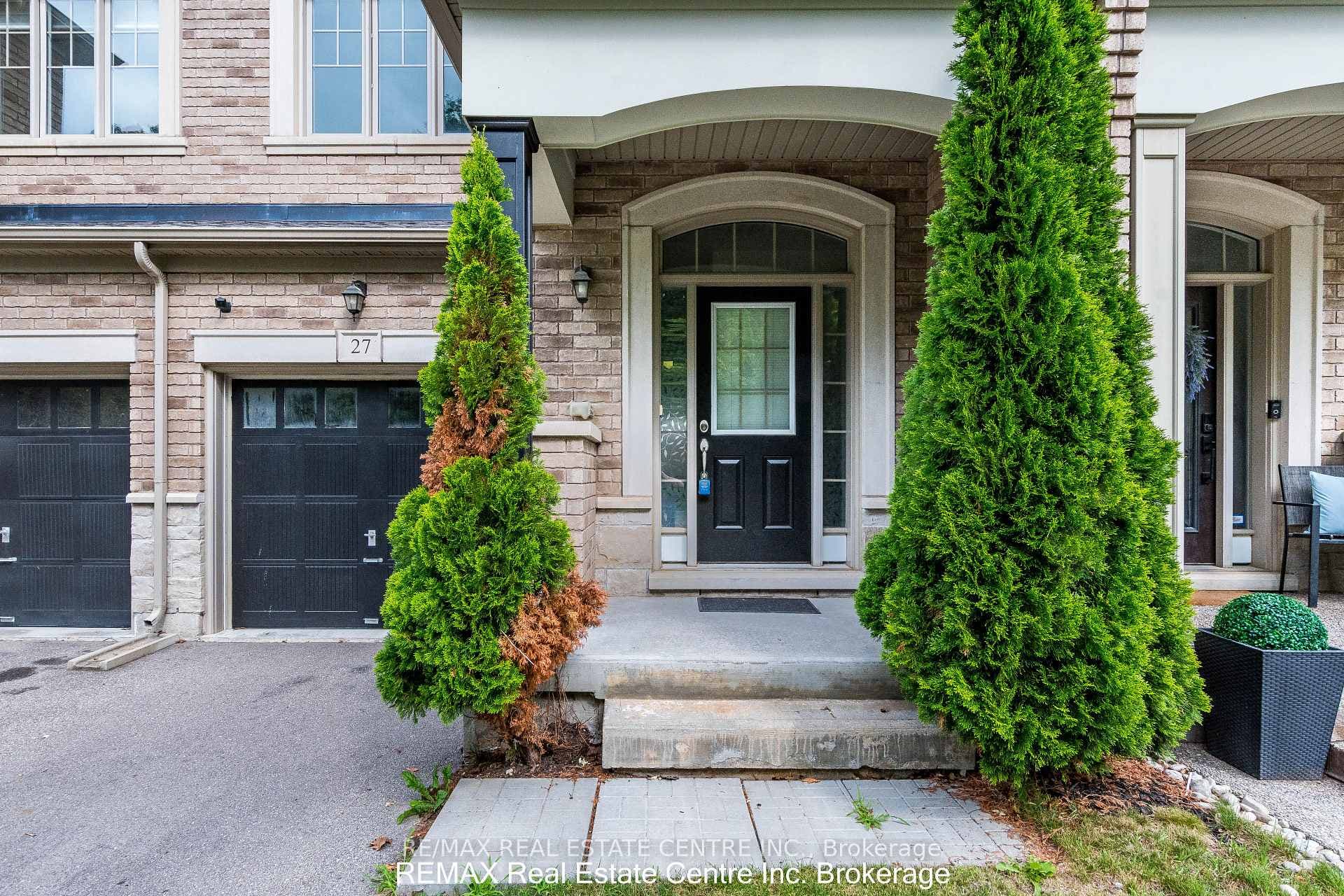 27 Lady Evelyn Cres Brampton Ontario Circle photo 3