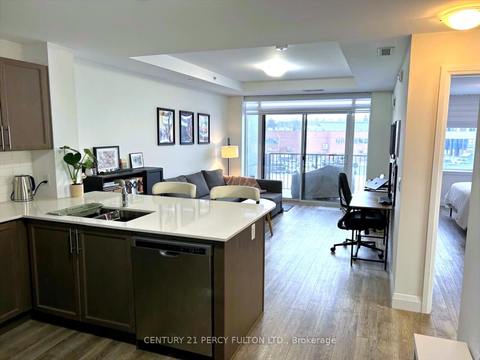 1 Redfern Avenue Unit 213 photo 3