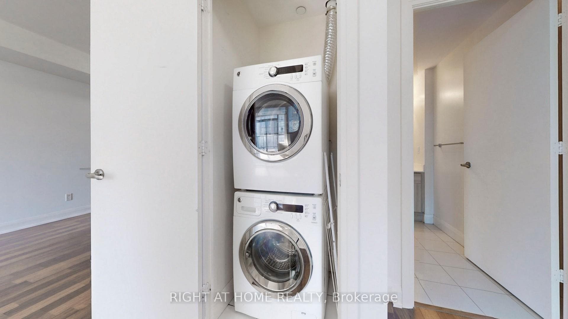 68 Canterbury Place Unit 902 photo 26
