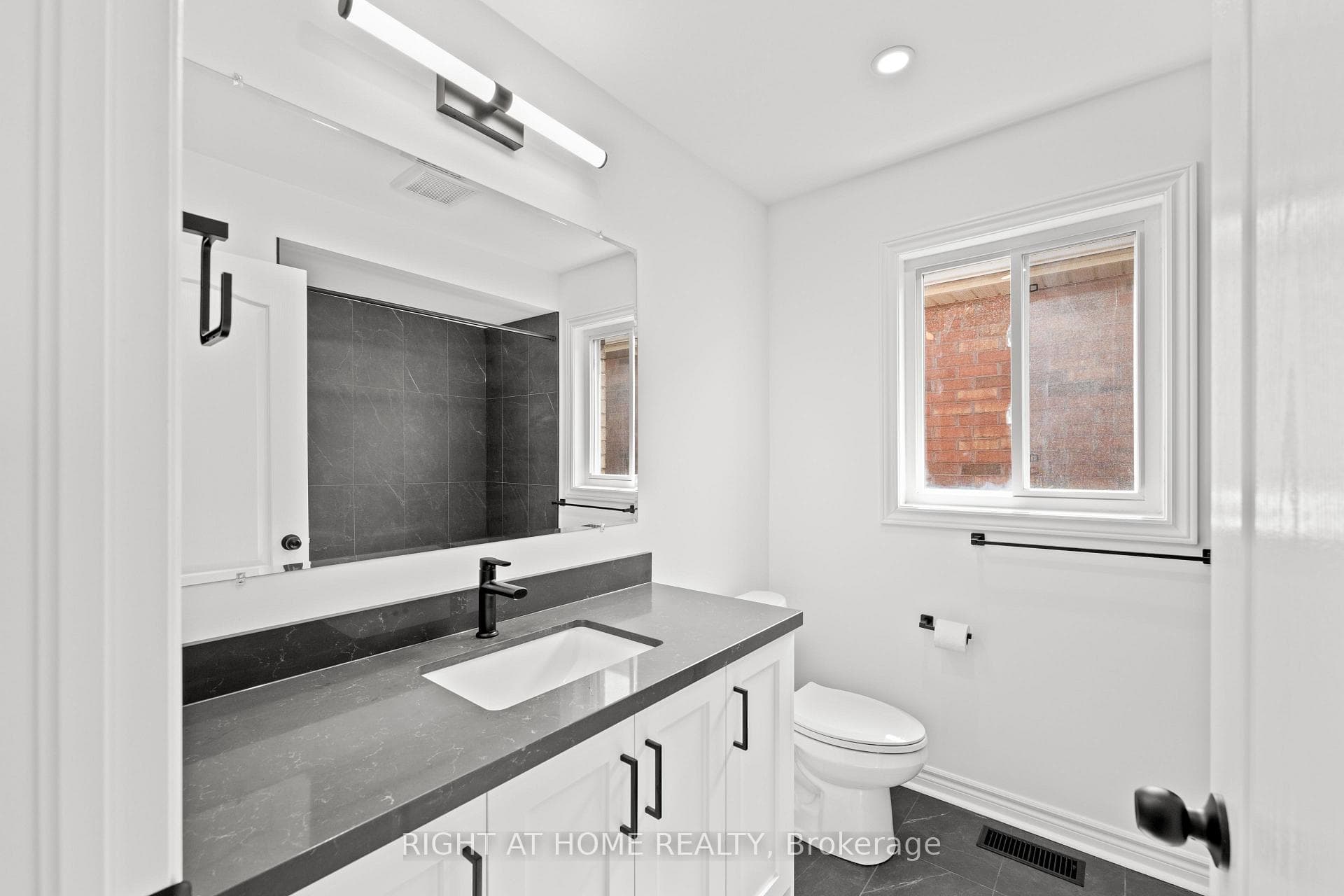 4 Joywill Court photo 23