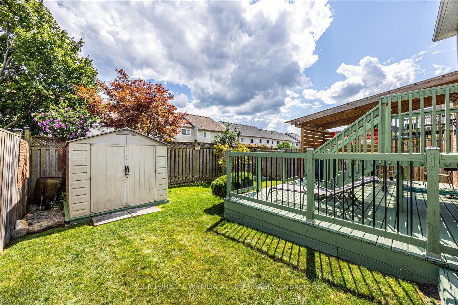 1433 Gord Vinson Avenue photo 27