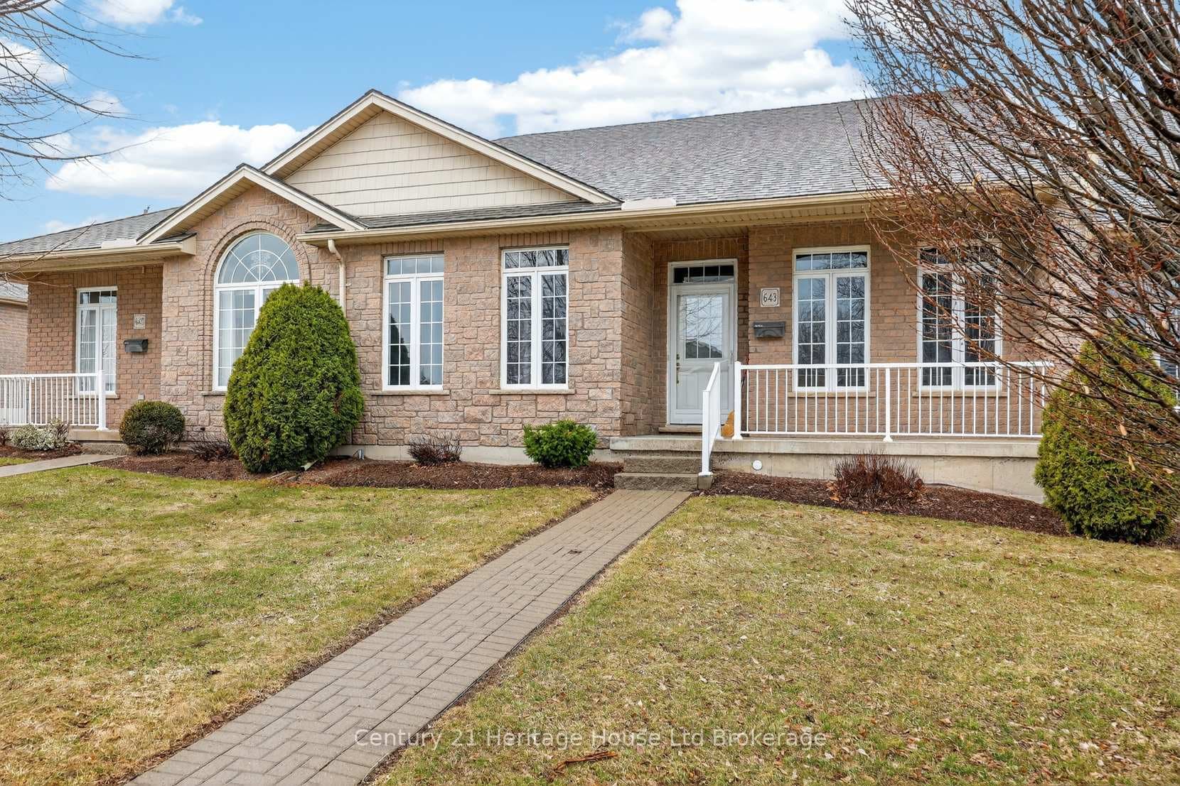 643 Southwood Way photo 2