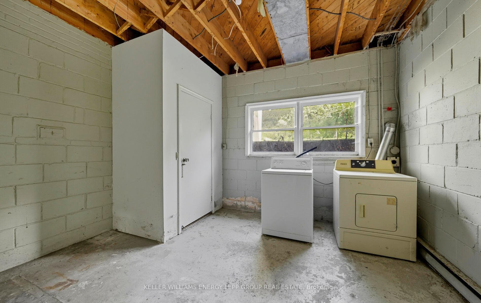 707 Henry Street photo 18
