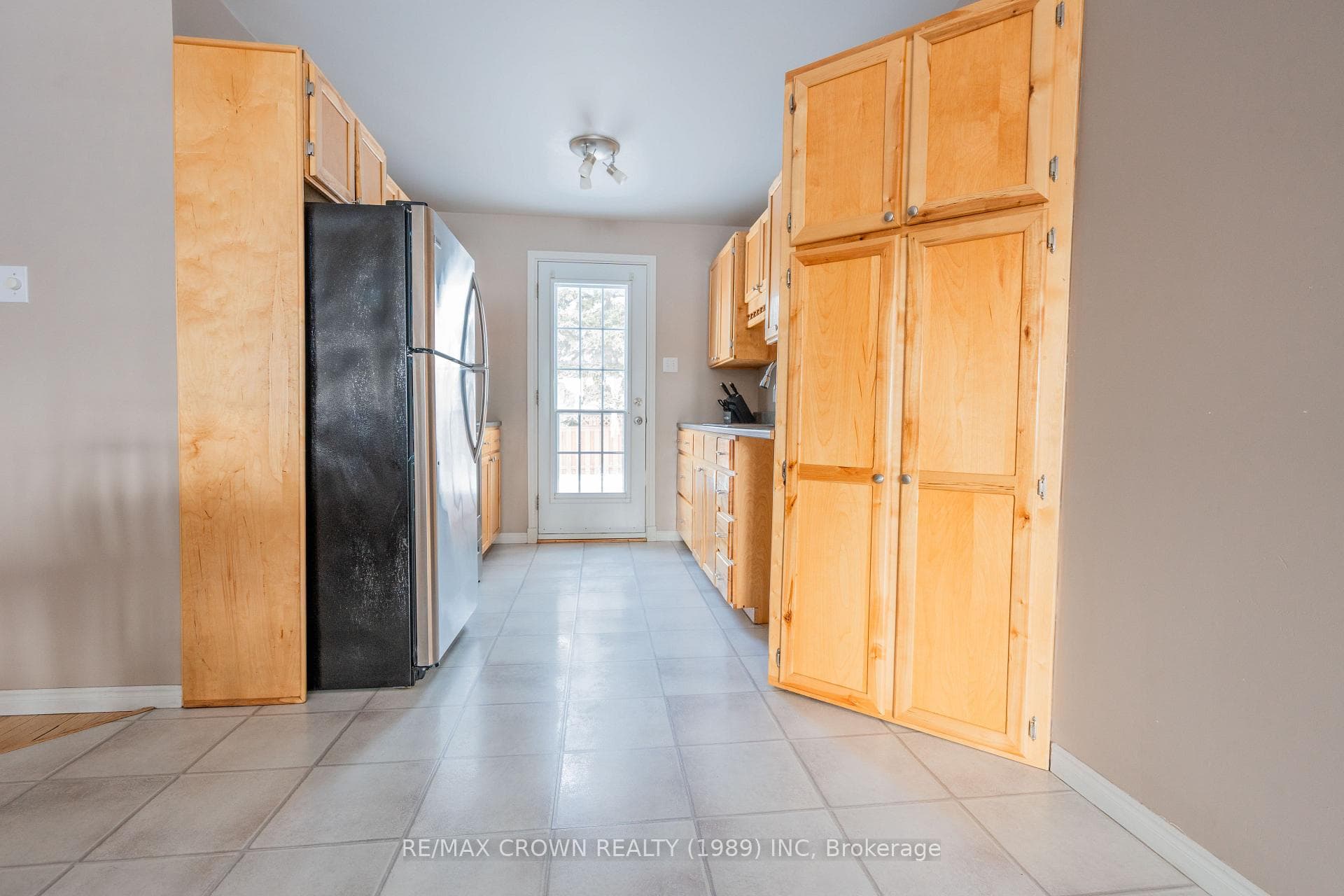 3 Frontenac Crescent photo 11
