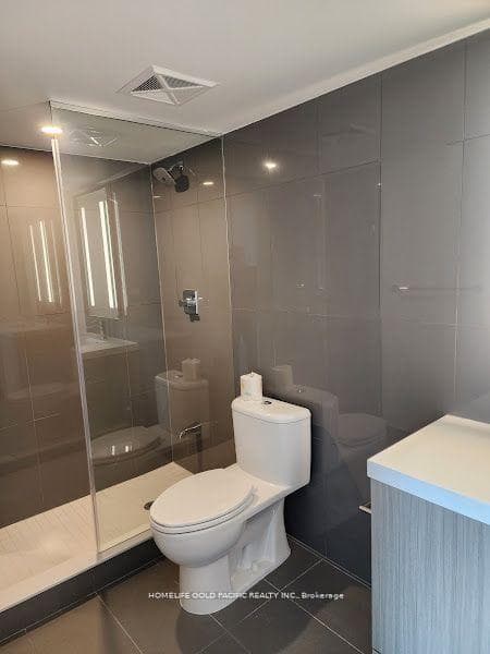 585 Bloor Street Unit 917 photo 6