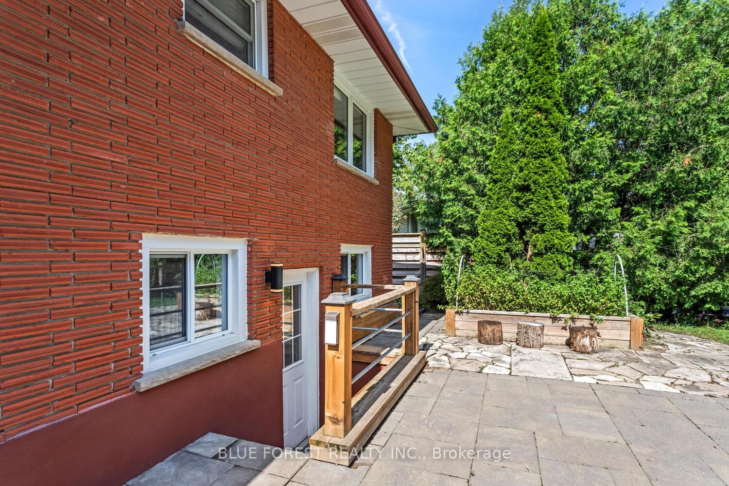 87 Sunray Avenue photo 33