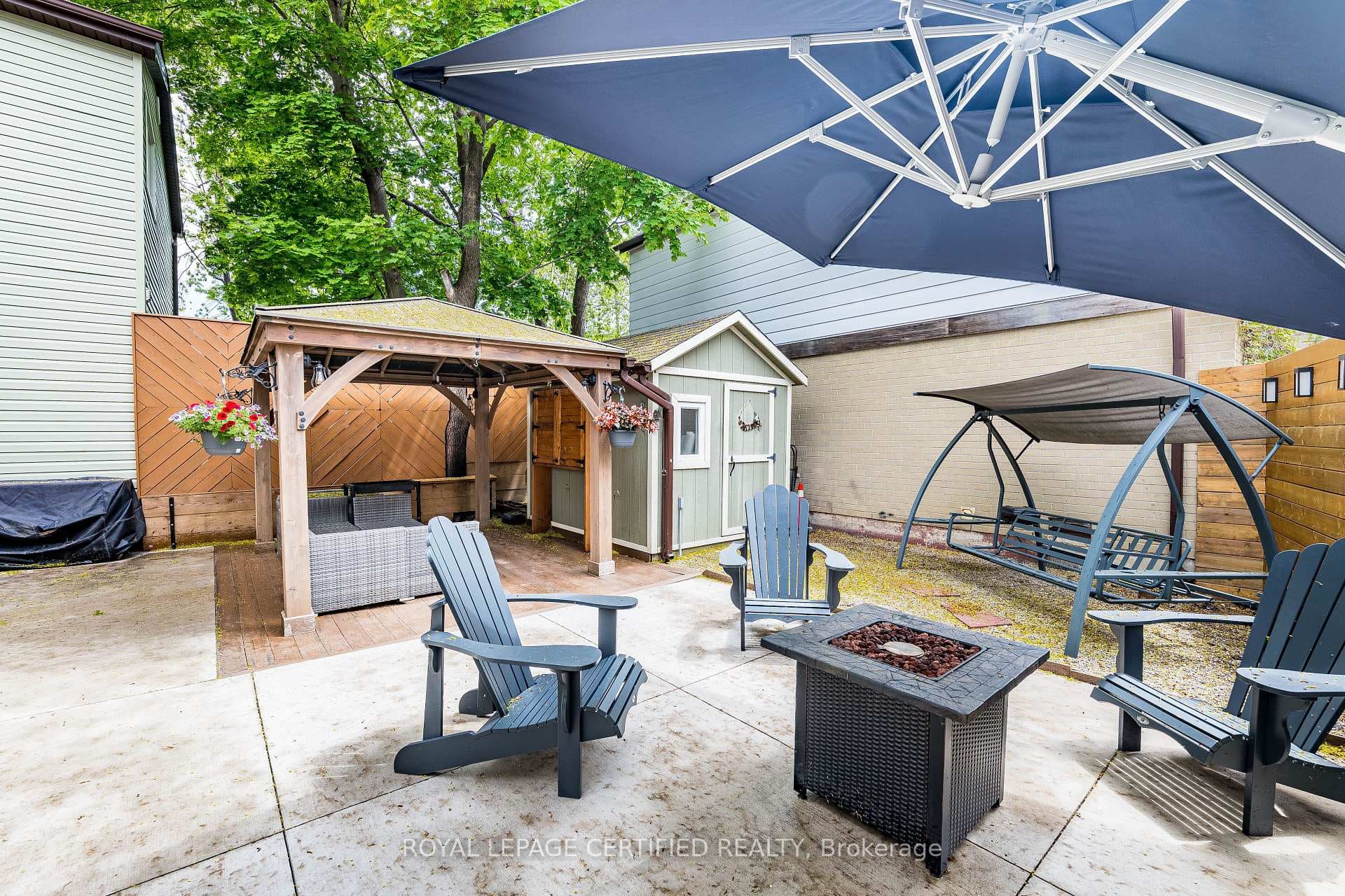 17 Holmcrest Court photo 29