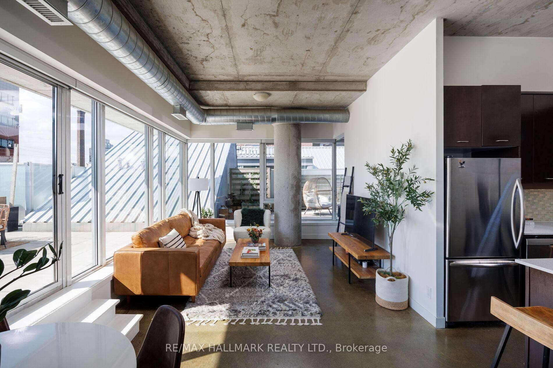 201 Carlaw Street Unit 313 photo 11