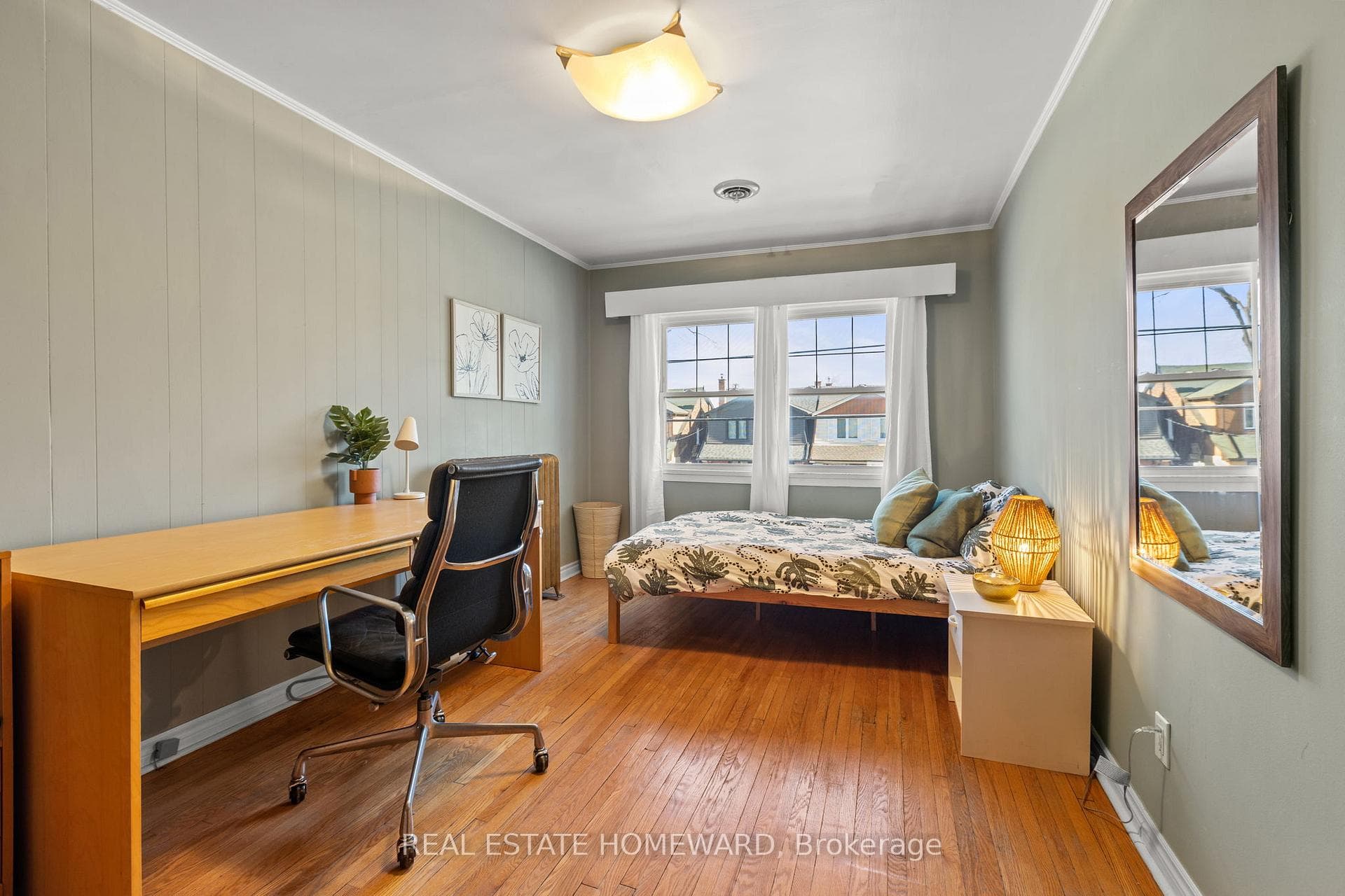 806 Coxwell Avenue photo 18