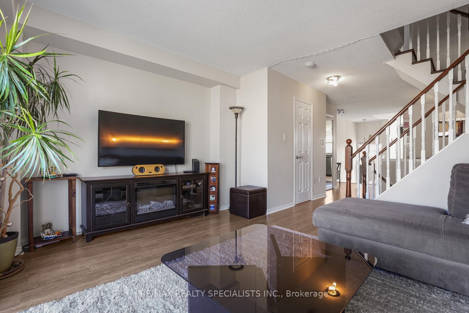 3370 Redpath Circle photo 5