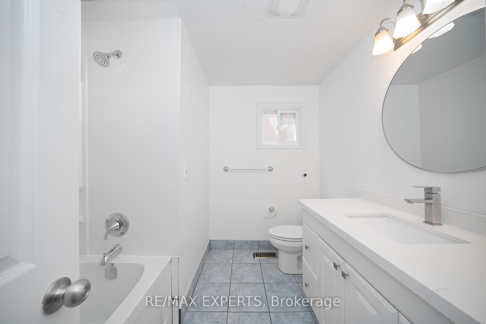 66 Carl Crescent photo 29