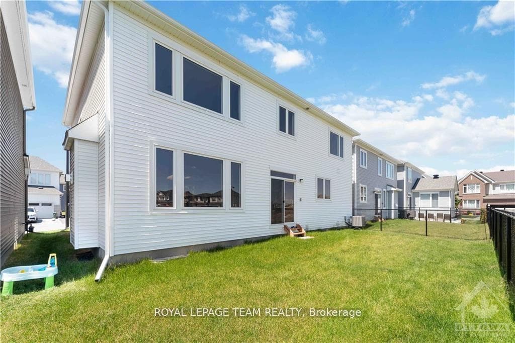 838 Mercier Crescent photo 23