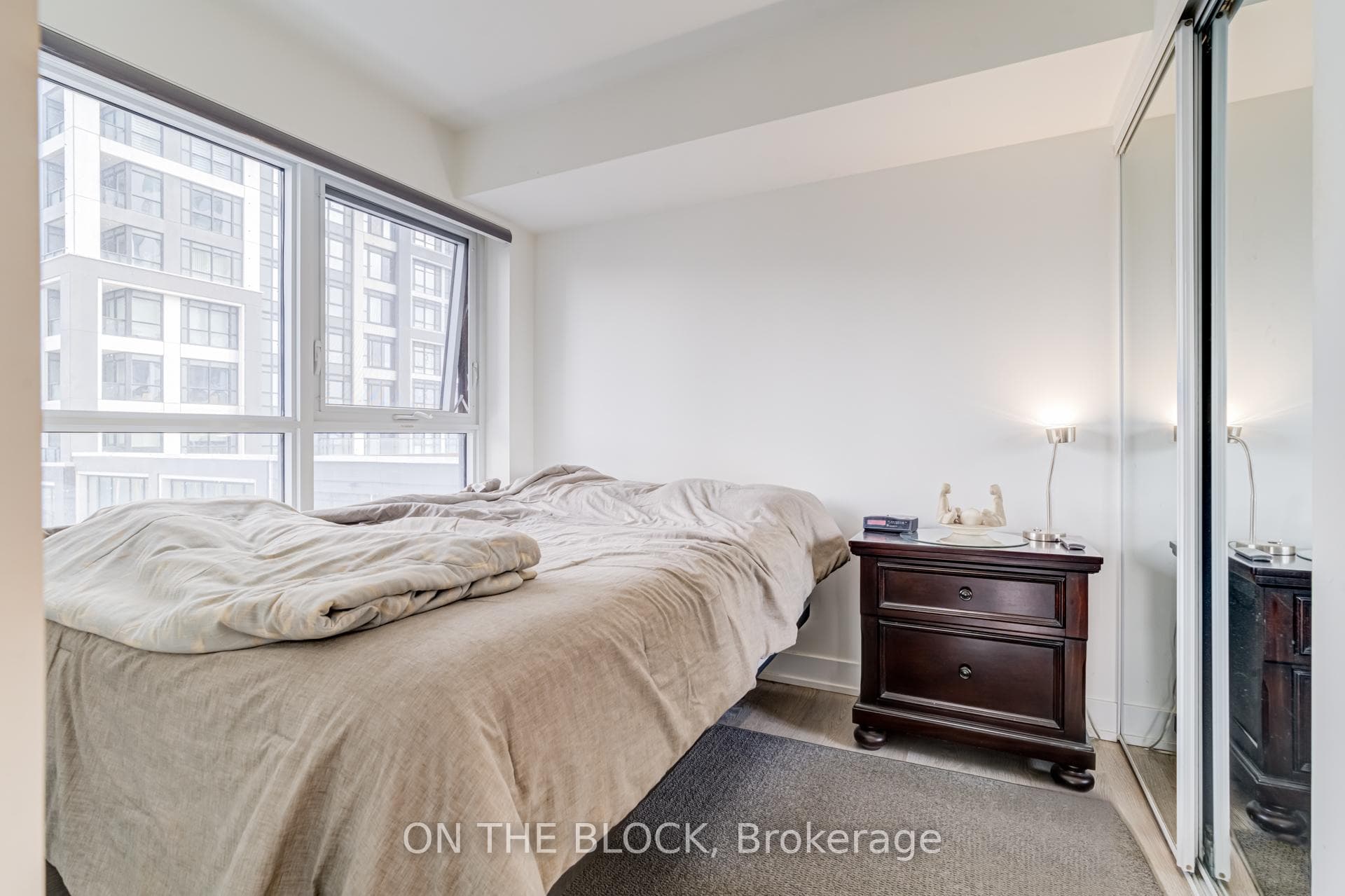 9 Mabelle Avenue Unit 418 photo 13
