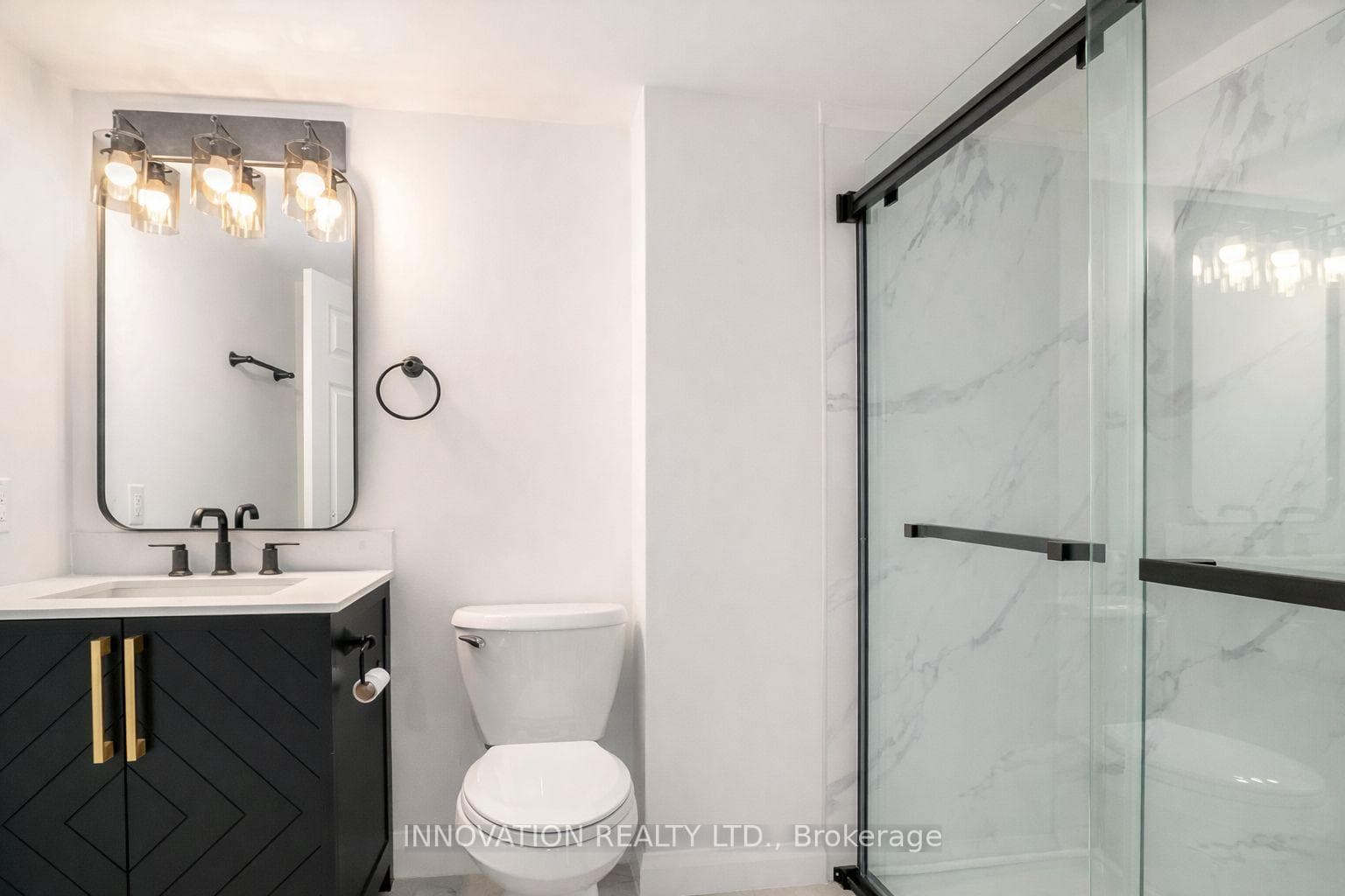 21 Parkside Crescent Unit B photo 6