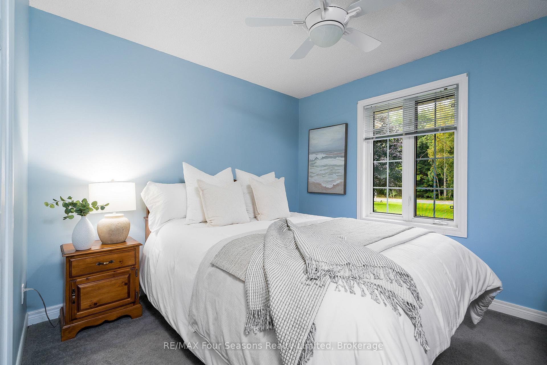 84 Wasaga Sands Drive photo 17