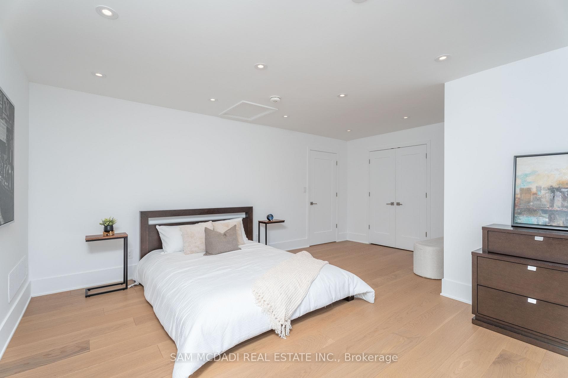 1500 Marshwood Place photo 28
