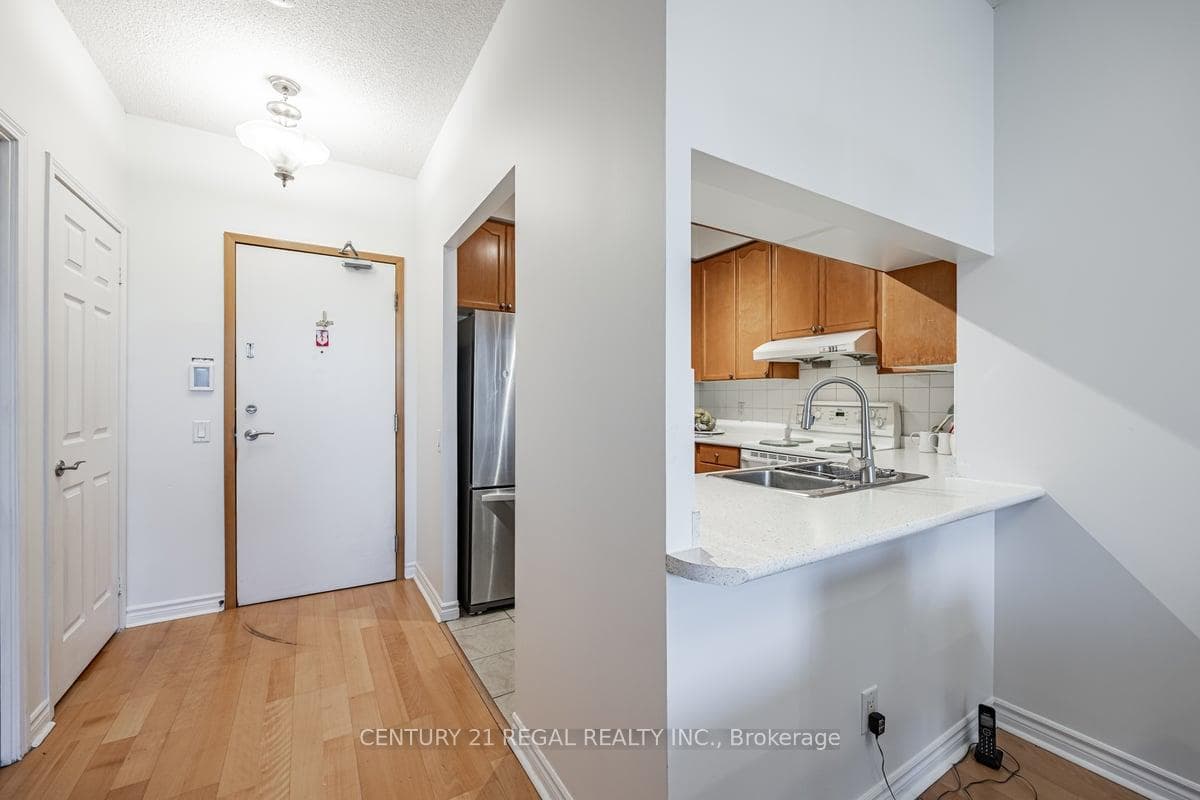 8 Mondeo Drive Unit 115 photo 14