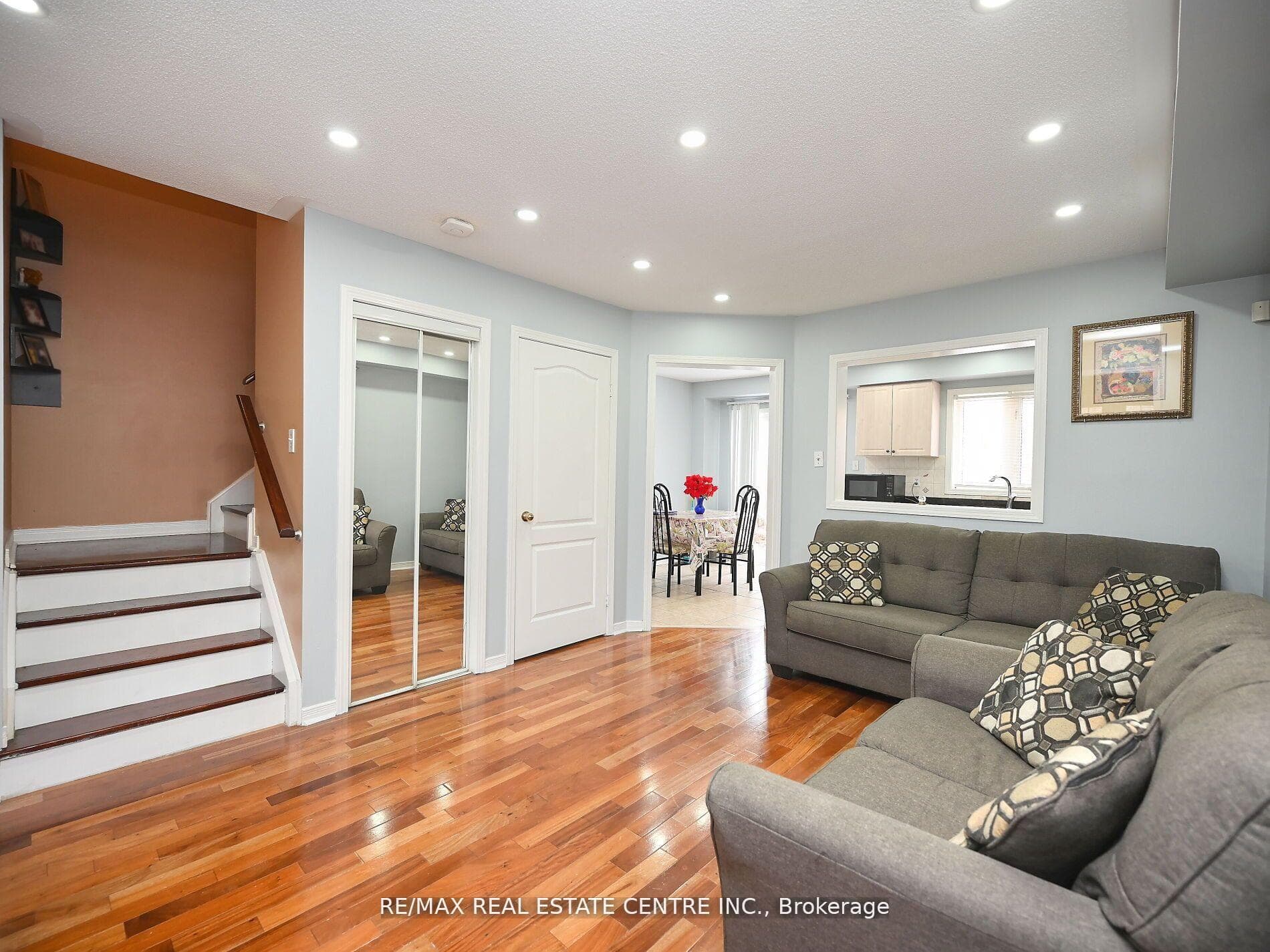 937 Tambourine Terrace photo 8