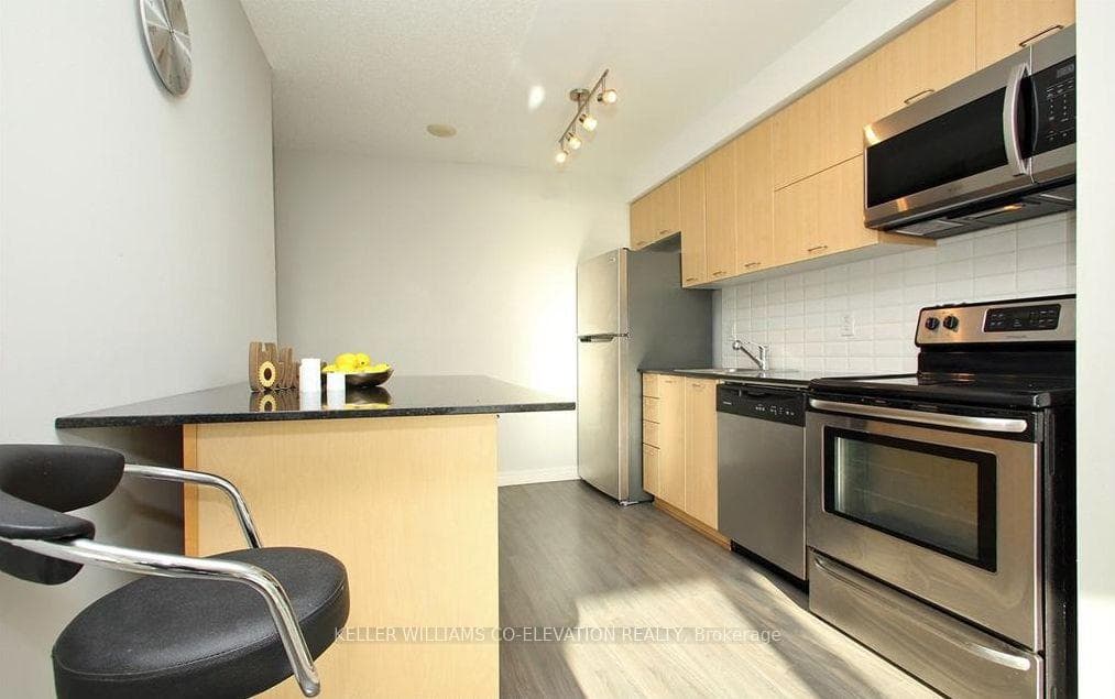 38 Joe Shuster Way Unit 1906 photo 5