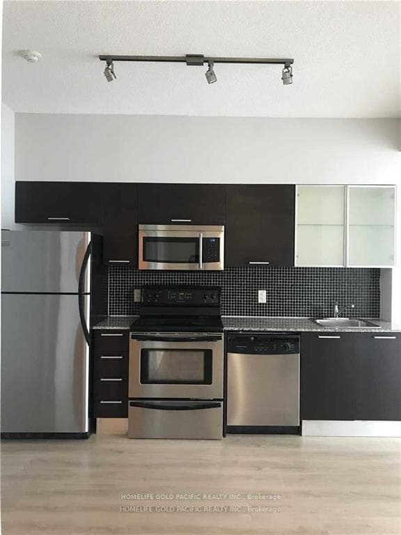 37 Grosvenor Street Unit 2110 photo 11
