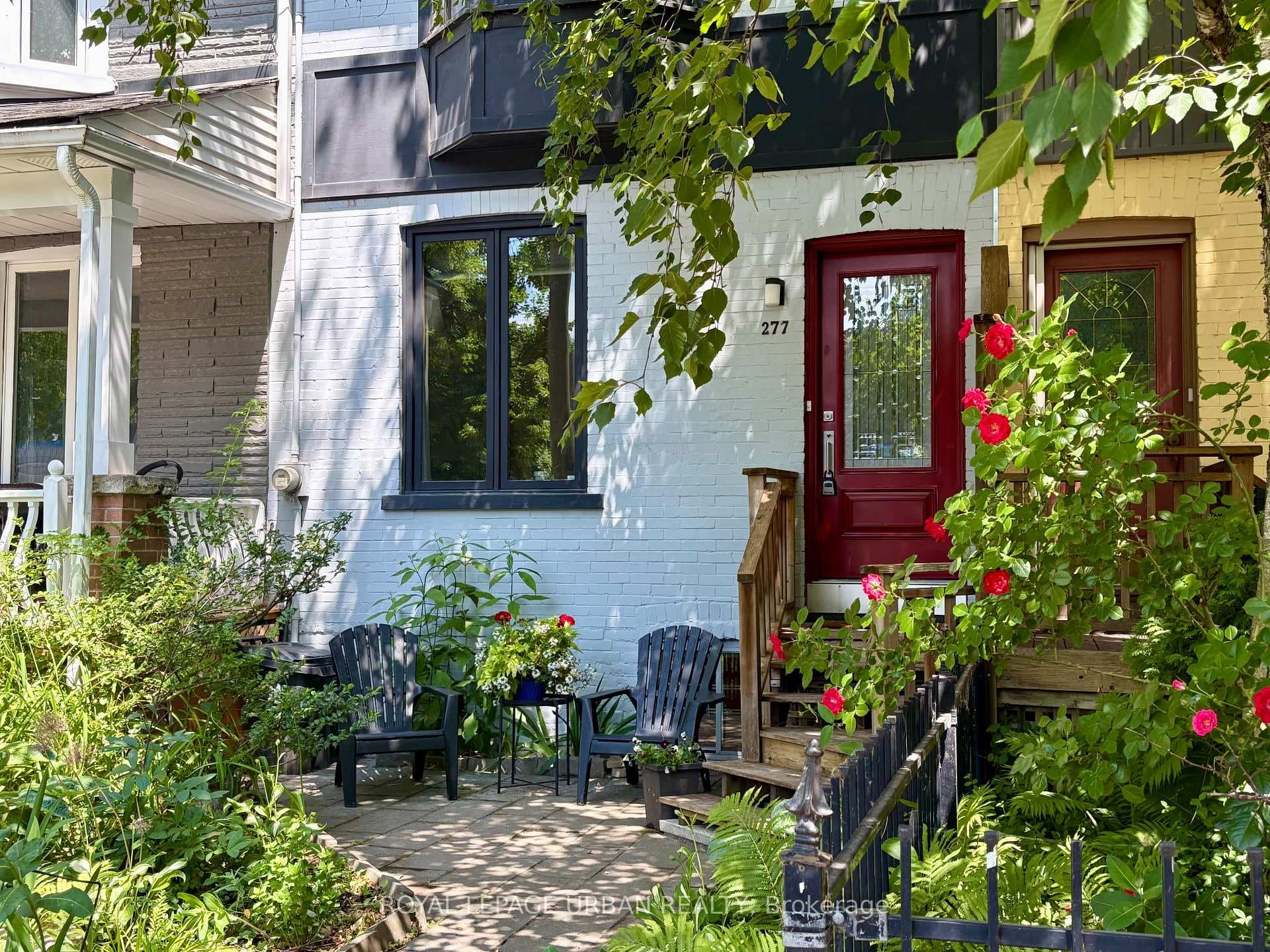 277 Booth Avenue photo 1