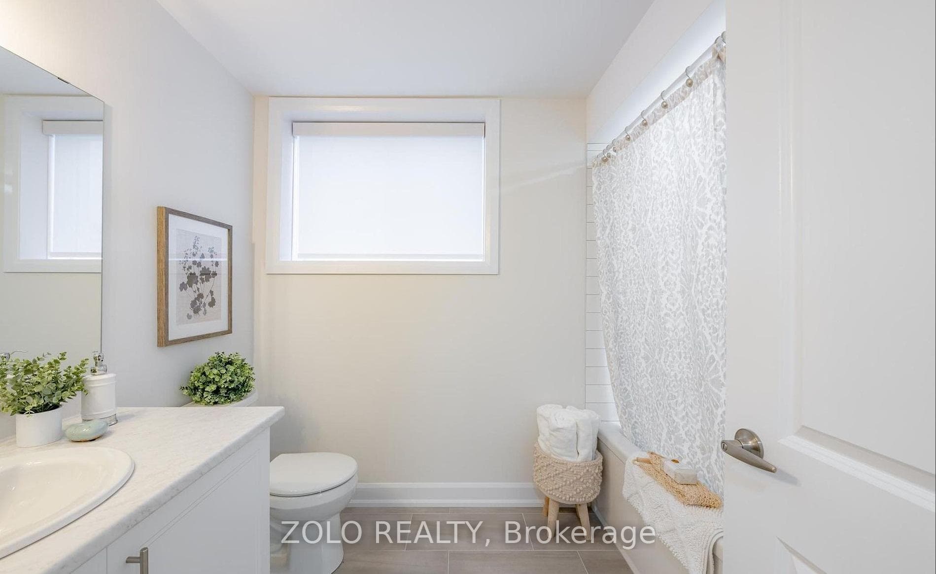 951 Bamford Terrace photo 5