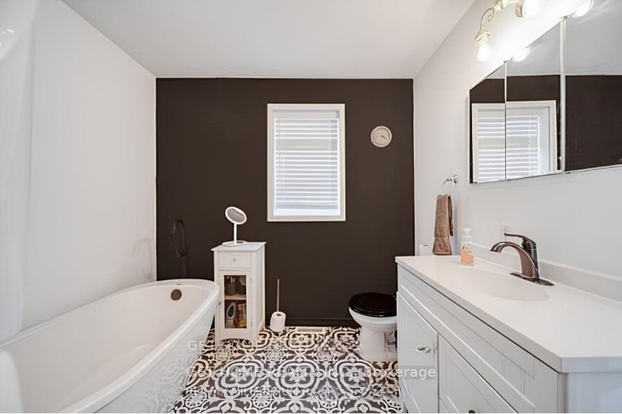 173 Barrie Road photo 12