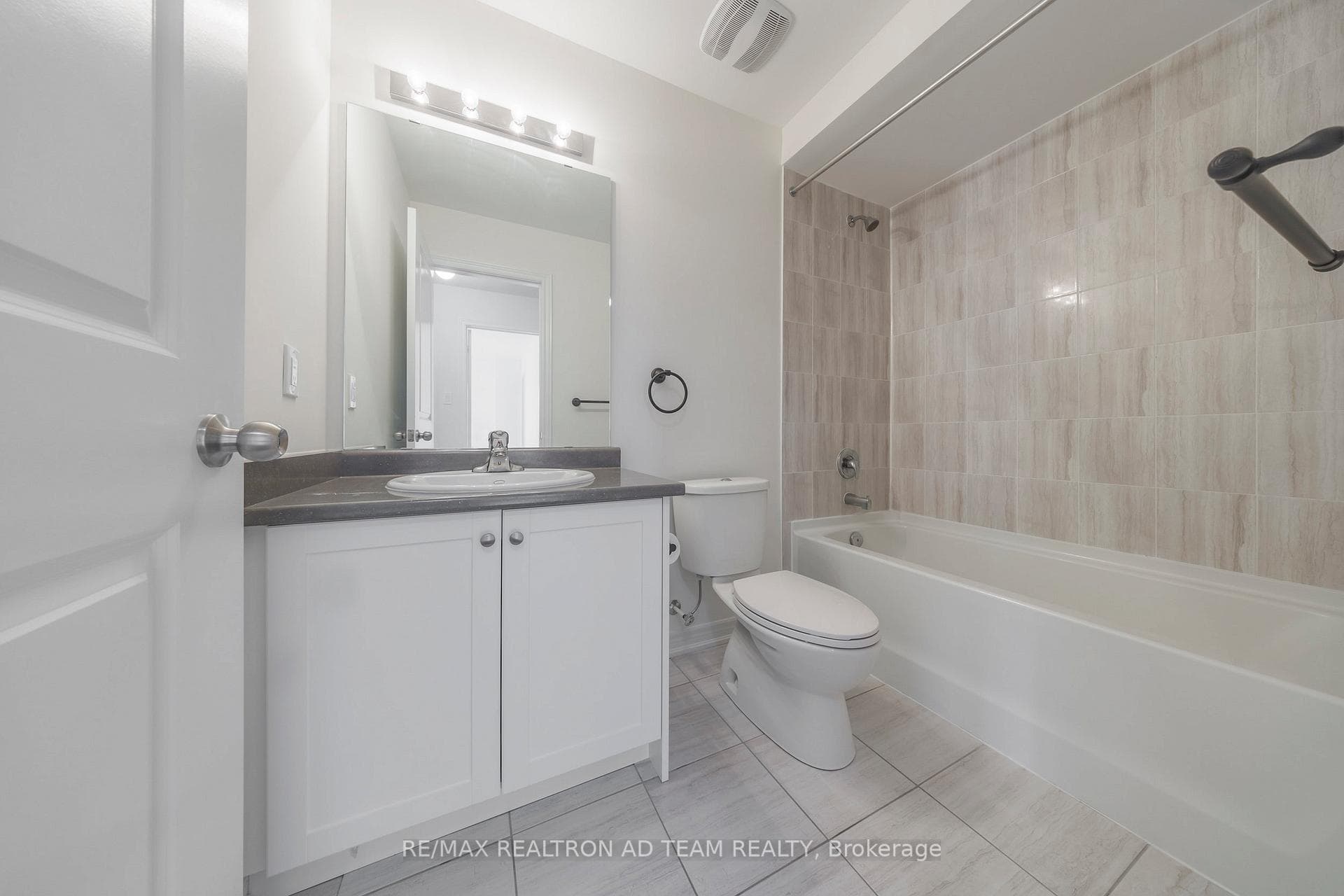 11733 Tenth Line photo 31