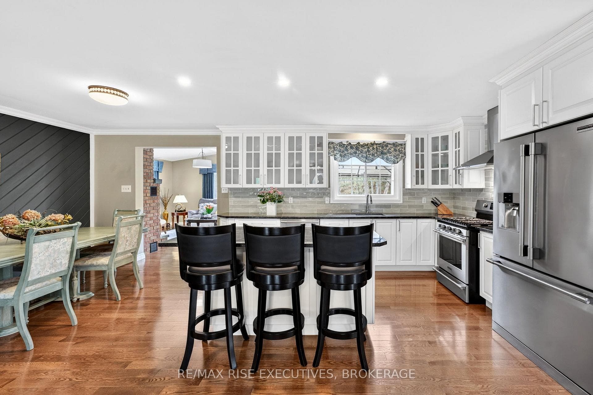2405 Rideau Ferry Road photo 12