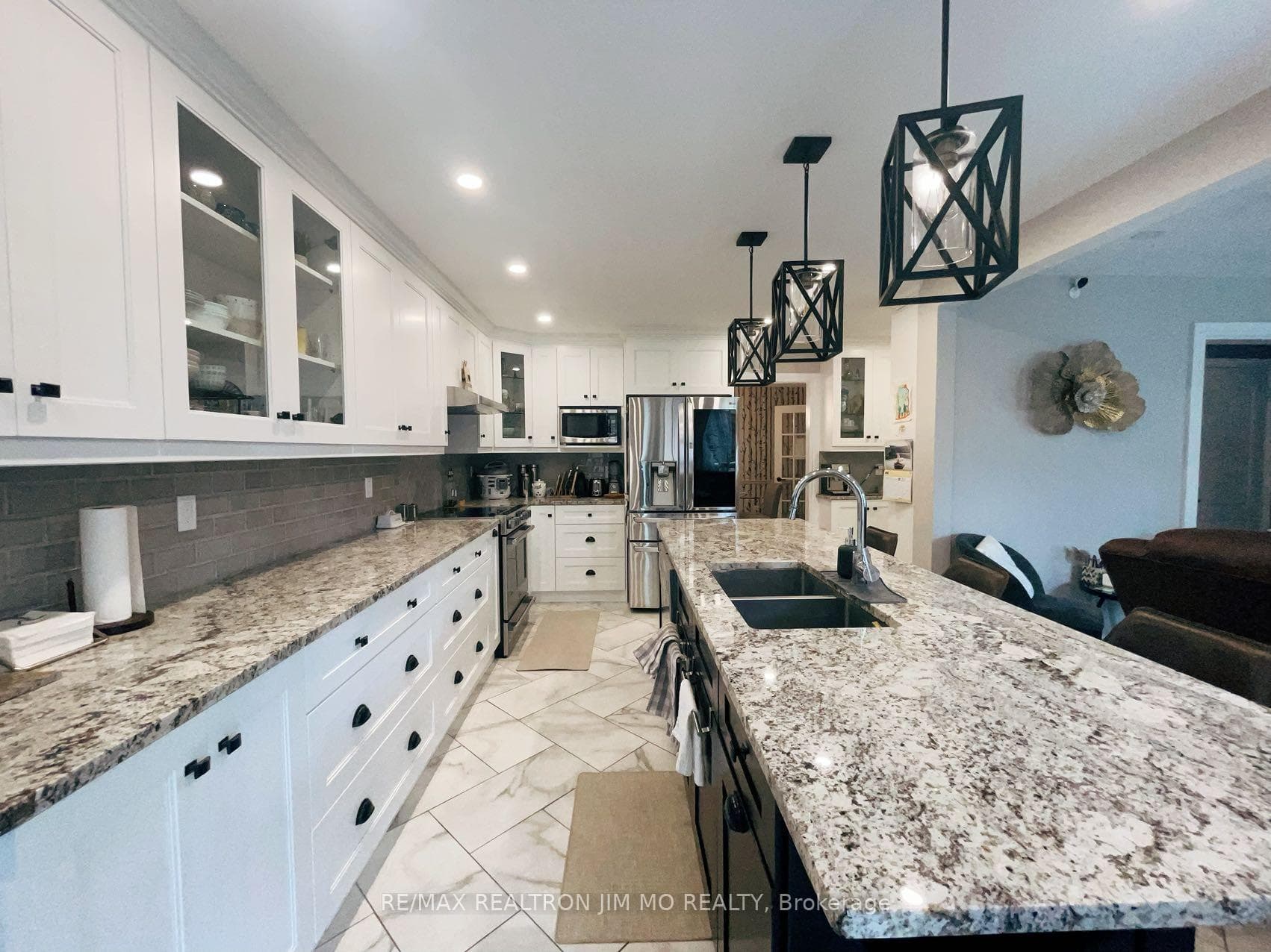 60 Silverbirch Place photo 12