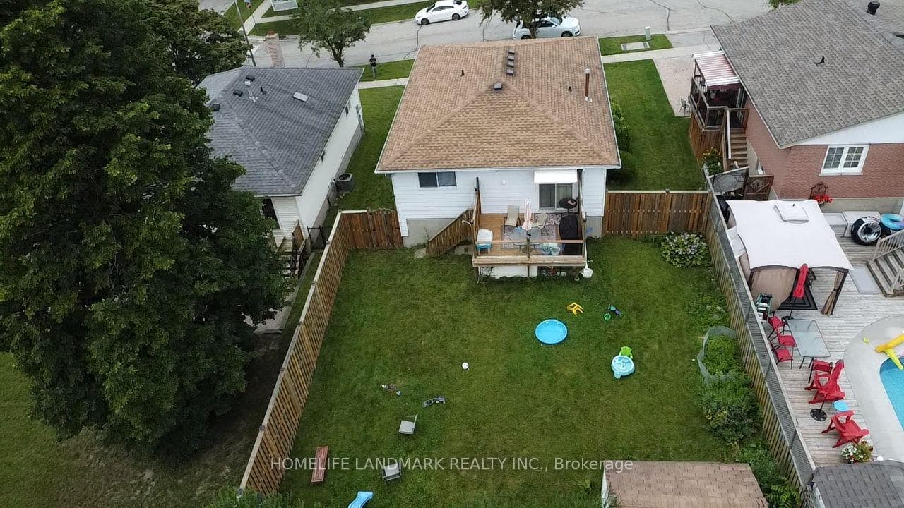 107 Settlers Court photo 24