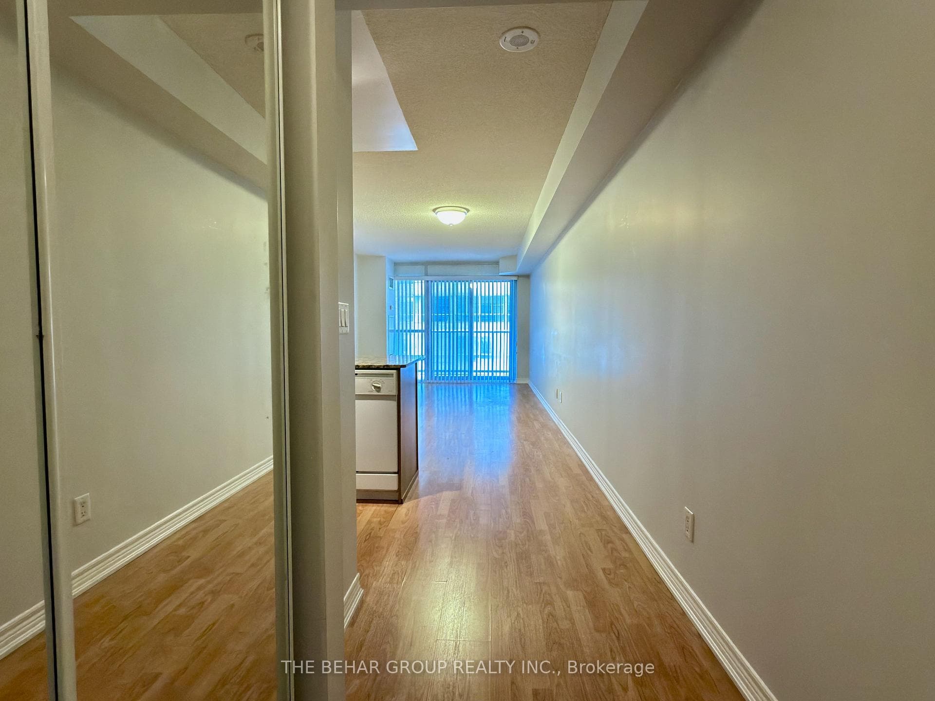 761 Bay Street Unit 706 photo 6